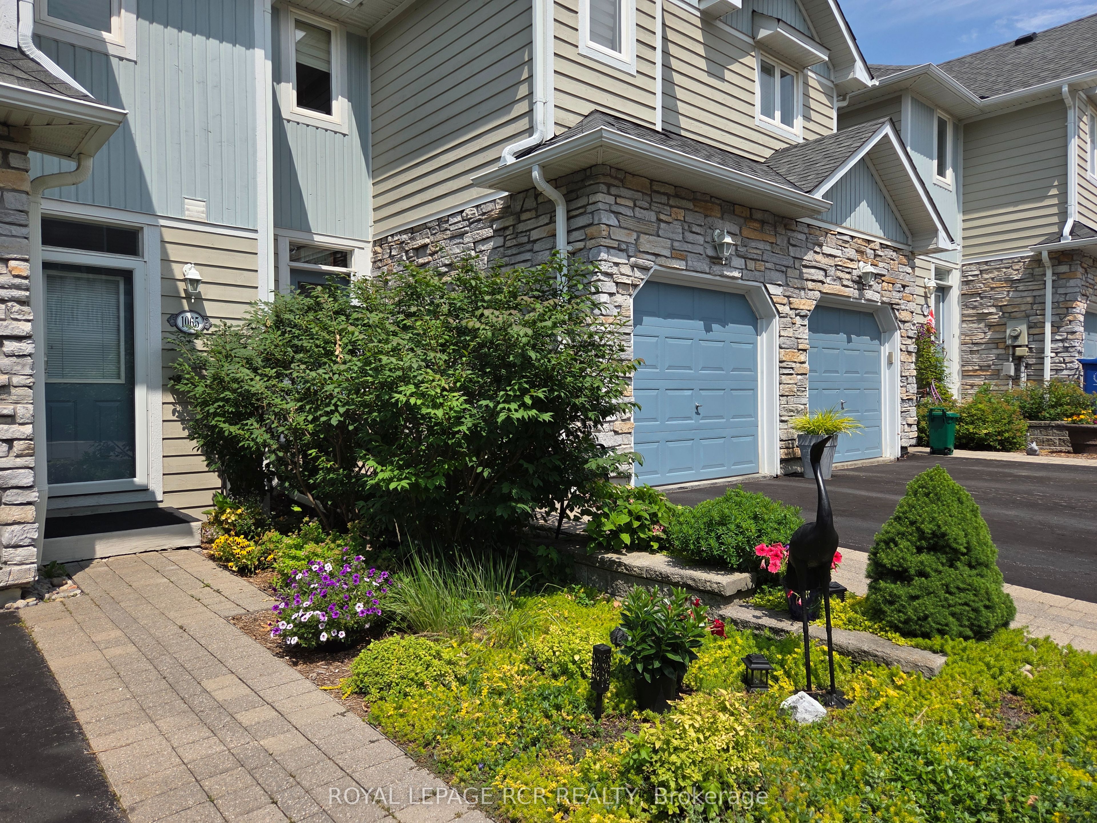 1065 On Bogart Circle, Newmarket, ON L3Y 8T4 photo 3