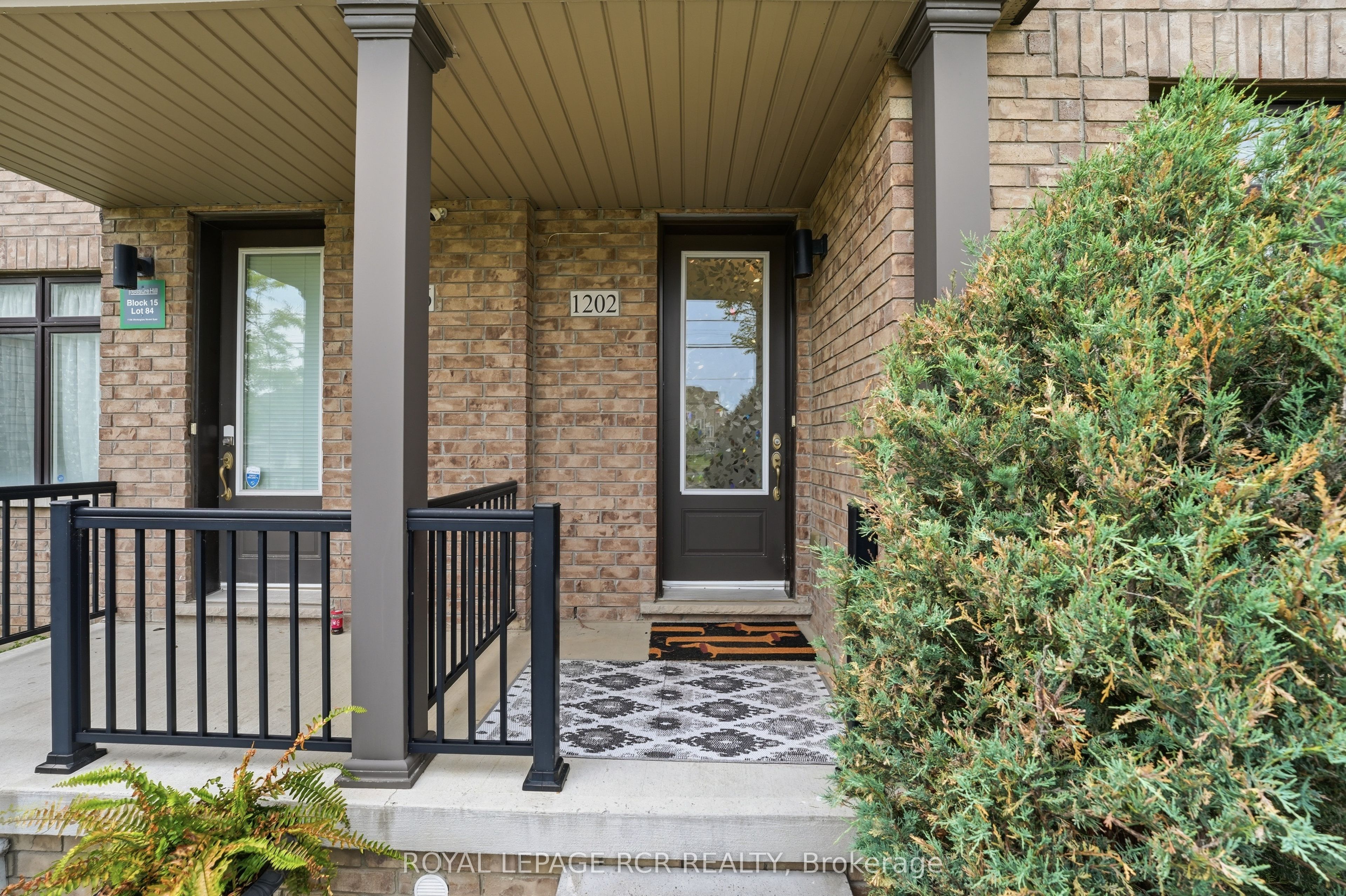 1202 Wellington Street E, Aurora, ON L4G 2C9 photo 3