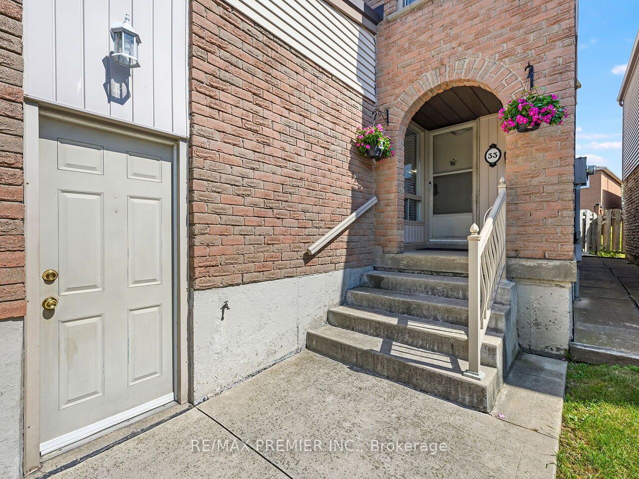 33 Laurel Valley Court, Vaughan, ON L4K 2B3 photo 4