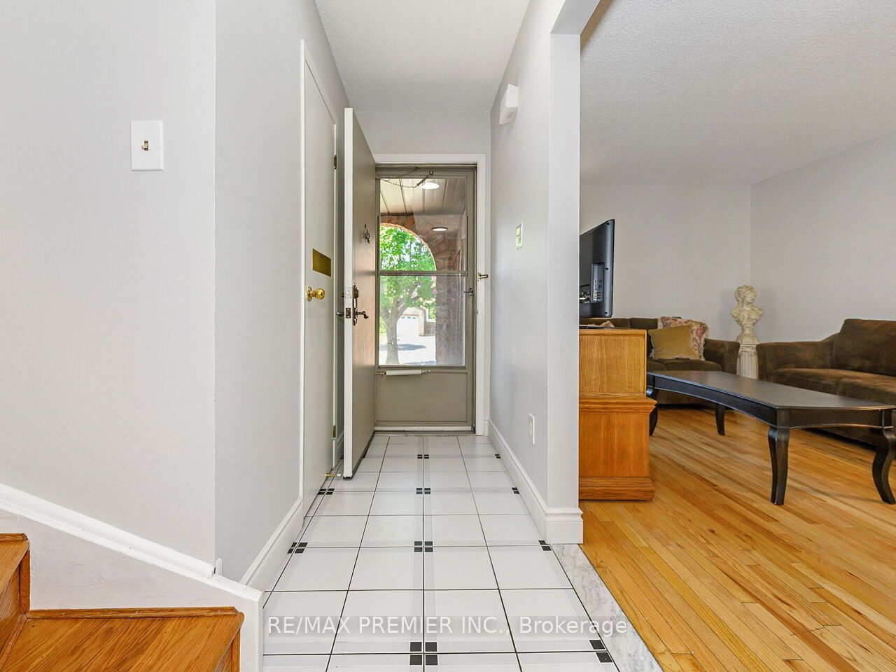 33 Laurel Valley Court, Vaughan, ON L4K 2B3 photo 5