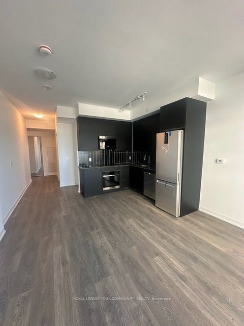 10 Abeja Street 2213, Vaughan, ON L4K 0R4 photo 4