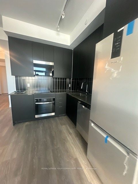 10 Abeja Street 2213, Vaughan, ON L4K 0R4 photo 5
