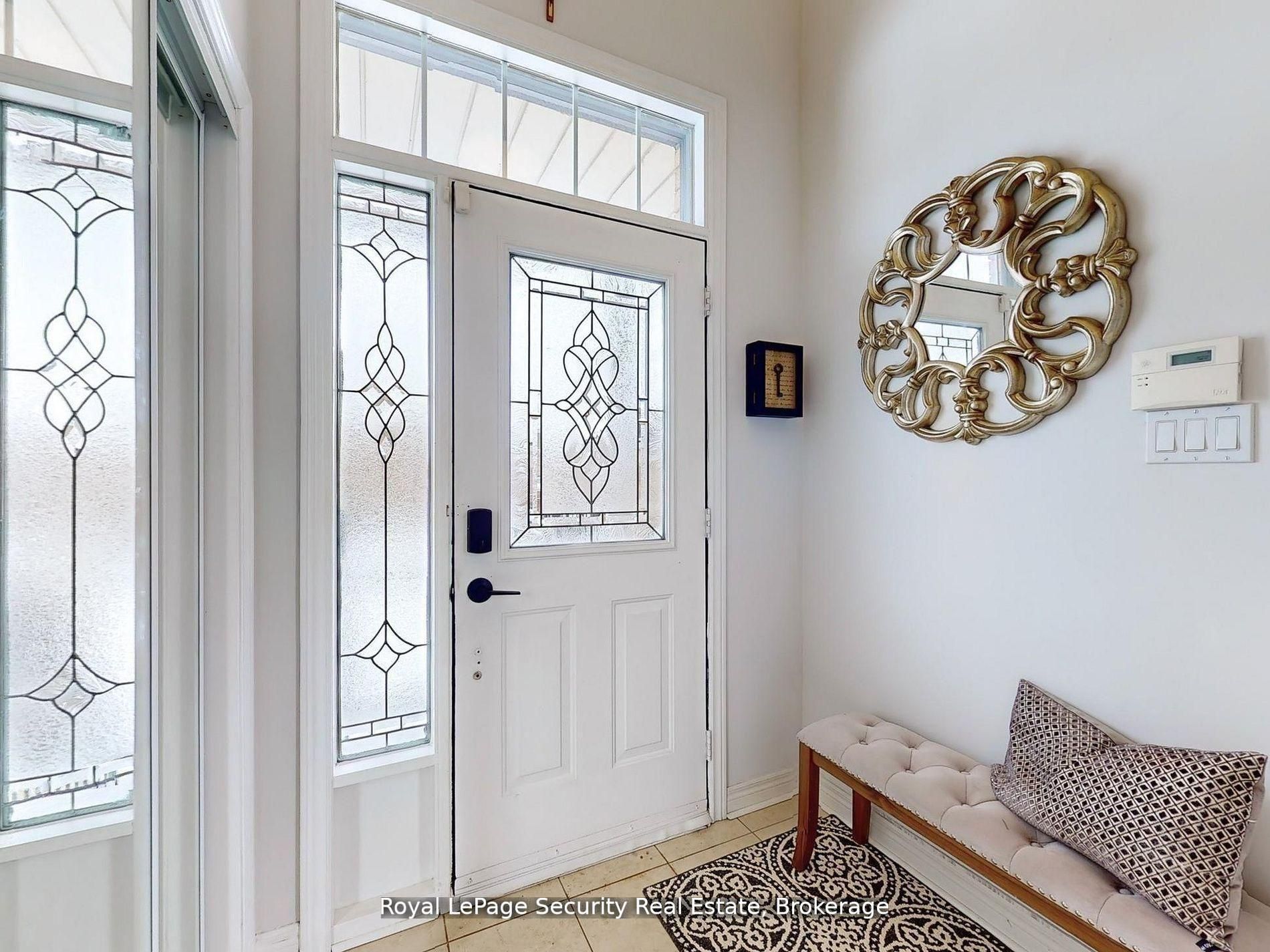 128 Daiseyfield Crescent, Vaughan, ON L4H 2T7 photo 3