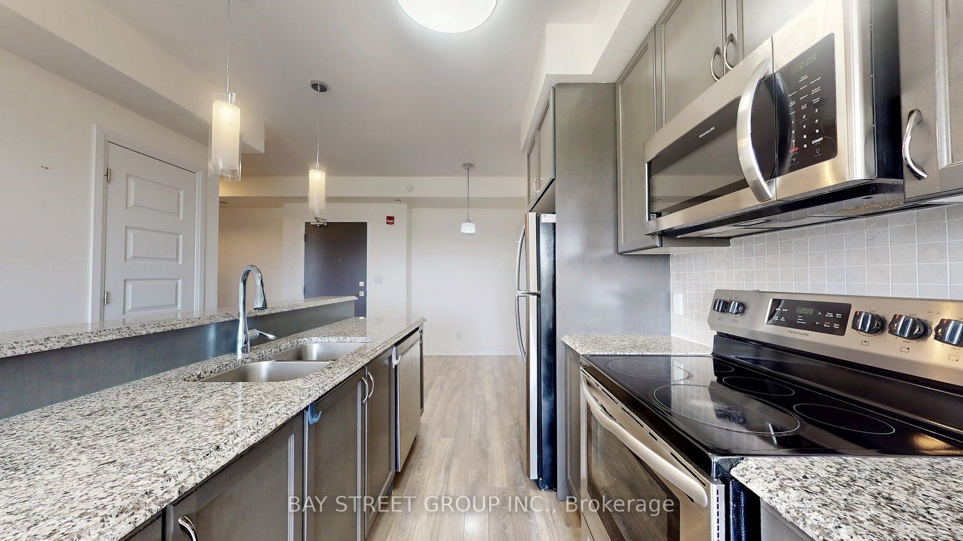 2 Adam Sellers Street 512, Markham, ON L6B 1P2 photo 3