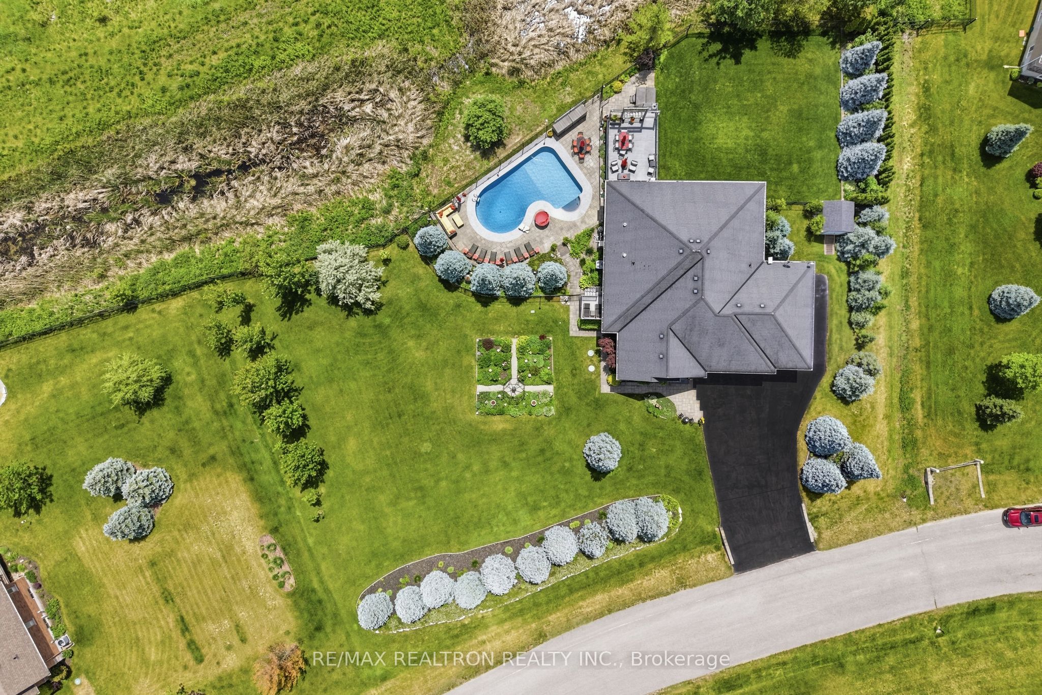 17 Brolley Crescent, Essa, ON L0L 2N2 photo 4