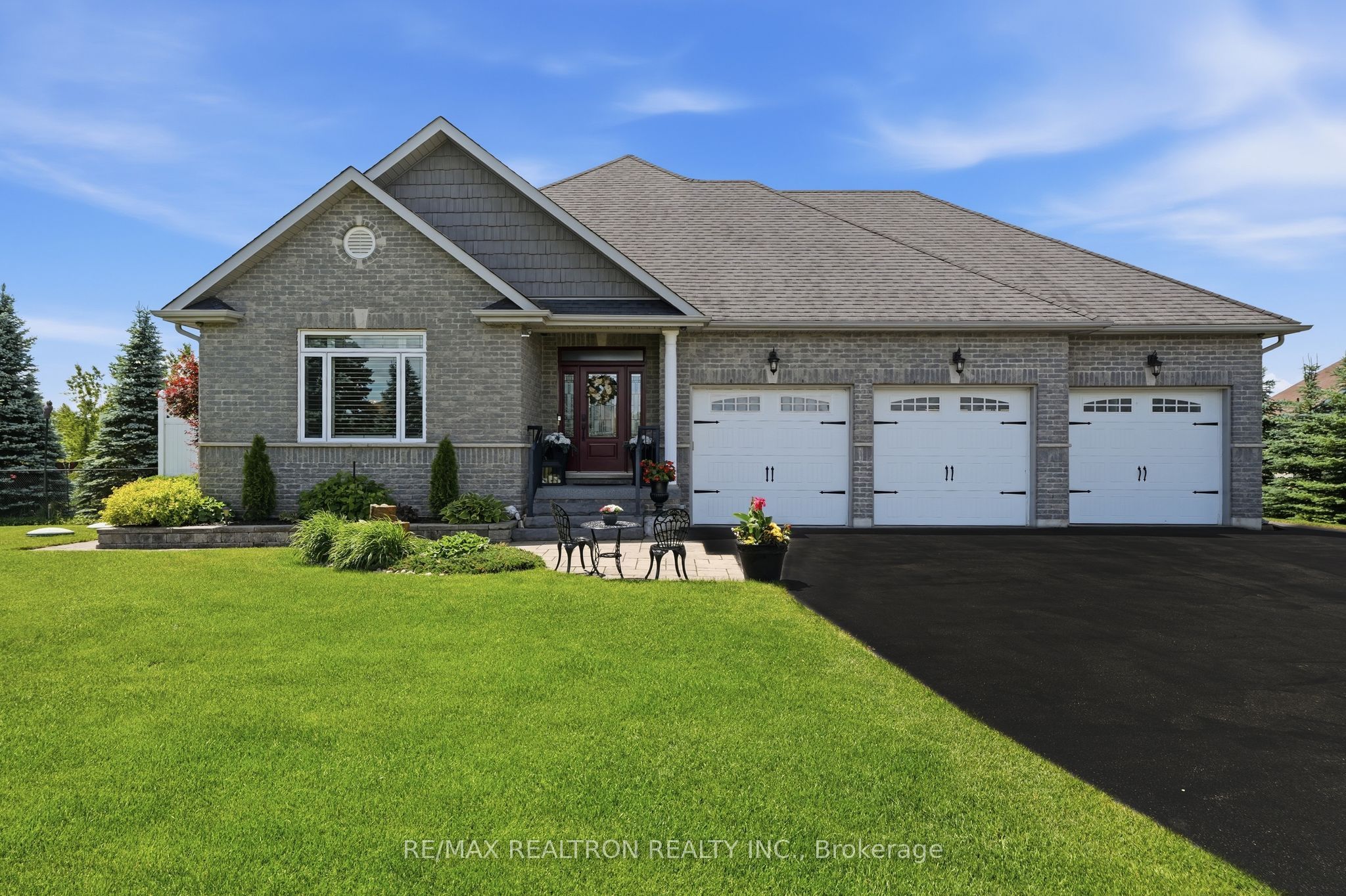 17 Brolley Crescent, Essa, ON L0L 2N2 photo 5