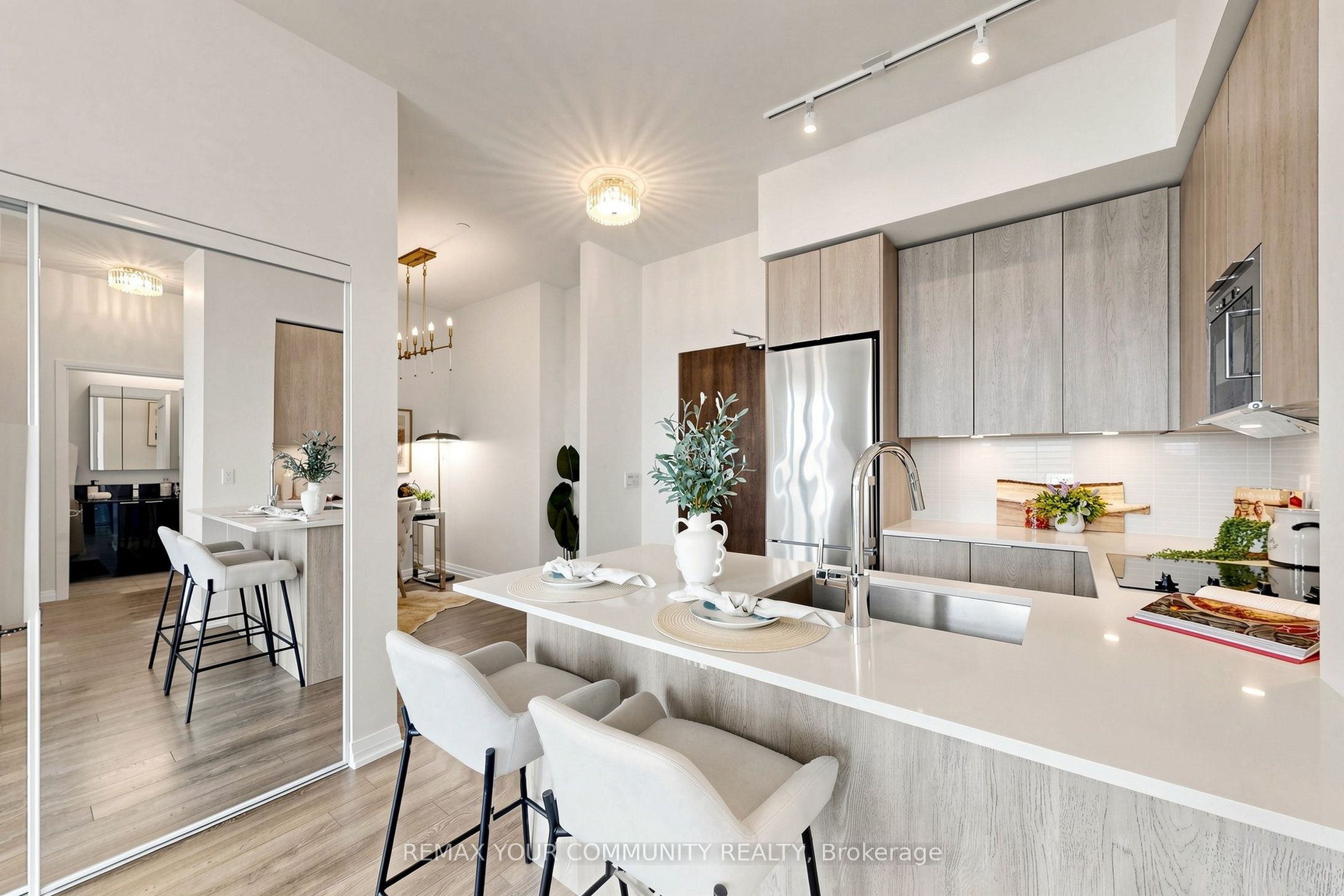 99 Eagle Rock Way PH10, Vaughan, ON L6A 5A7