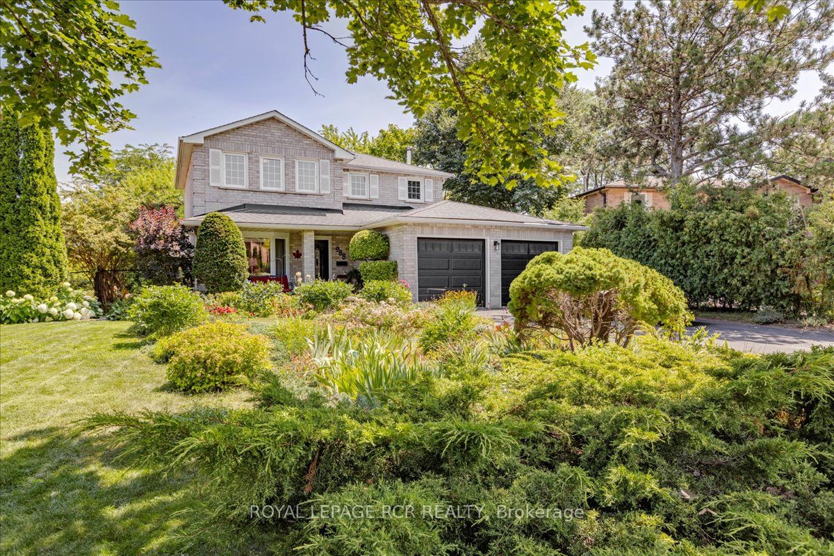 988 Krista Court, Newmarket, ON L4Y 7E9