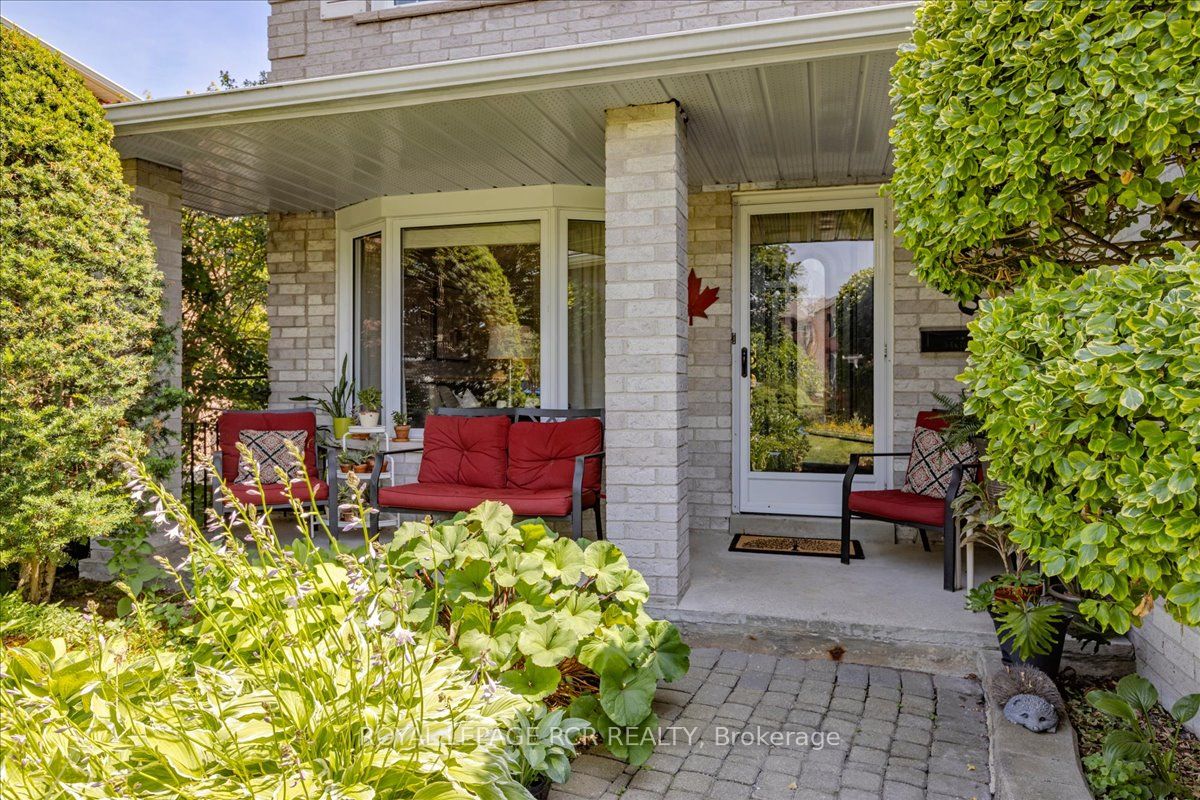 988 Krista Court, Newmarket, ON L4Y 7E9 photo 4