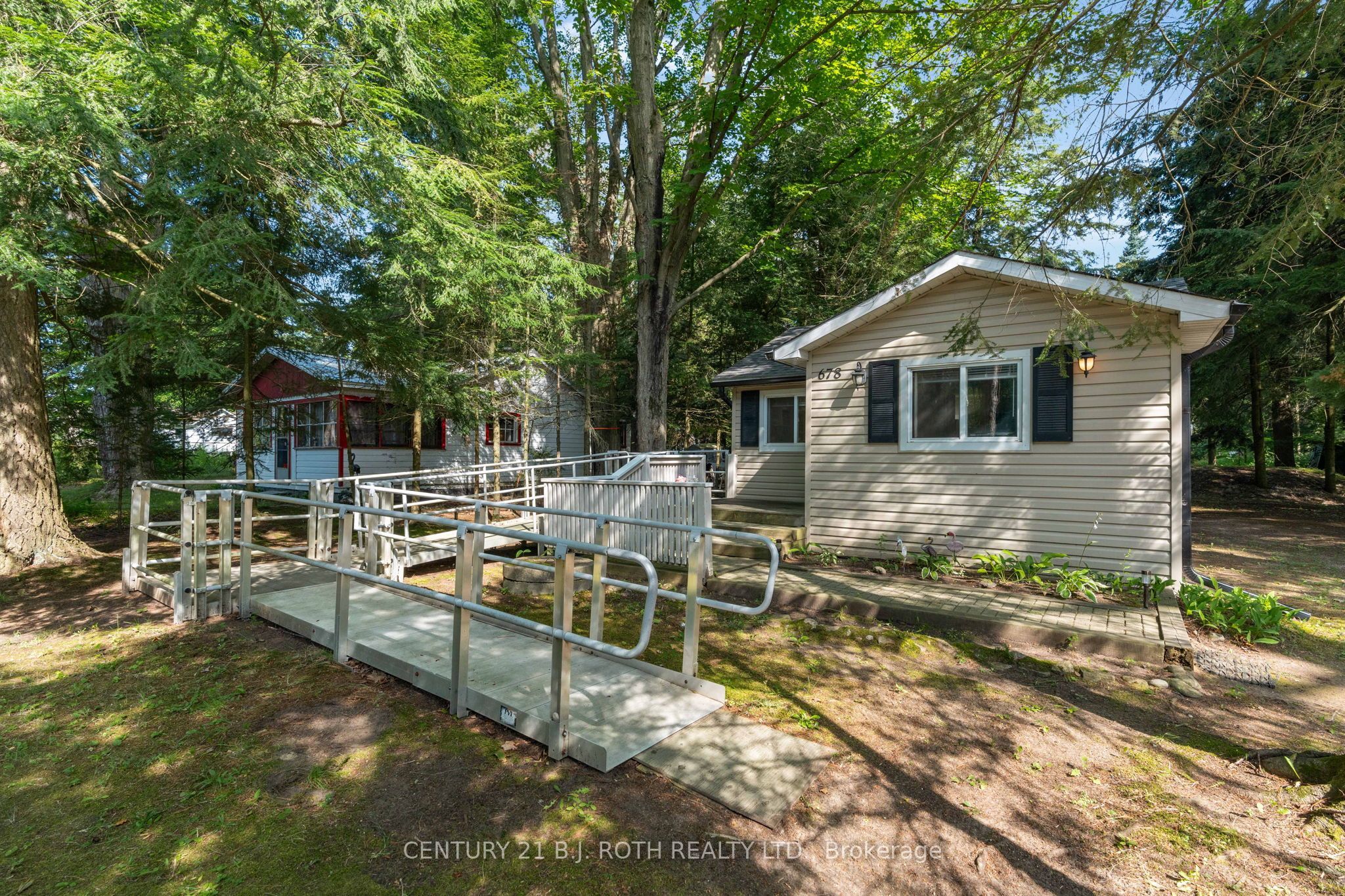 678 Pinegrove Avenue, Innisfil, ON L9S 2K4 photo 3