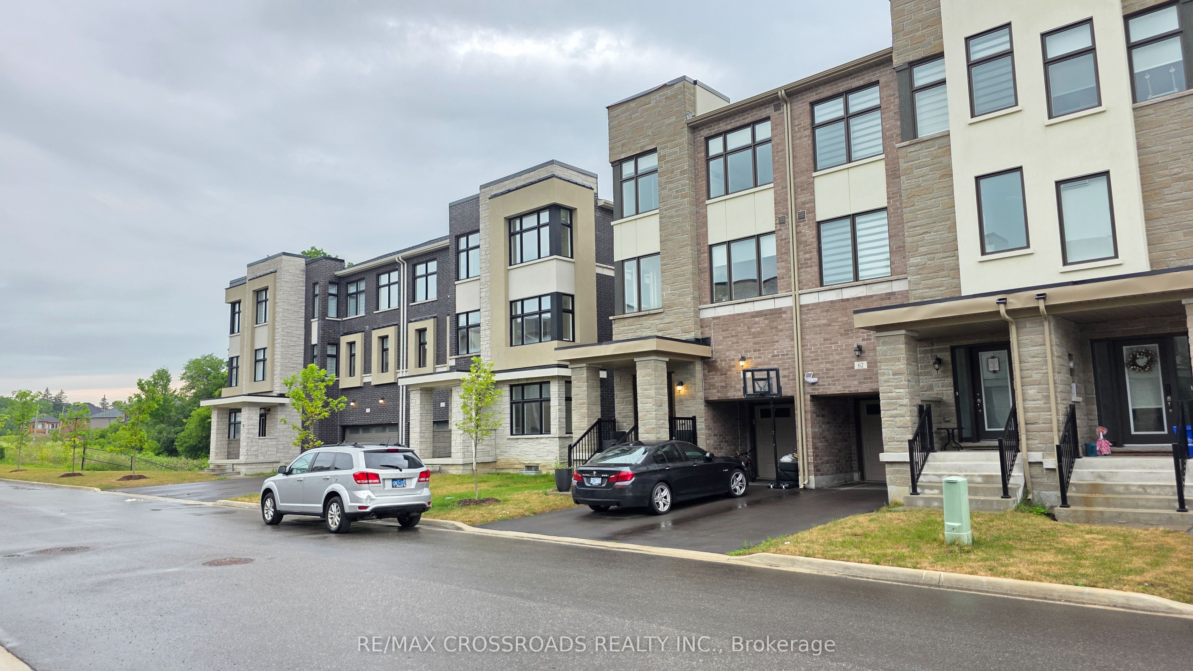 60 Puisaya Drive, Richmond Hill, ON L4E 1A2 photo 4
