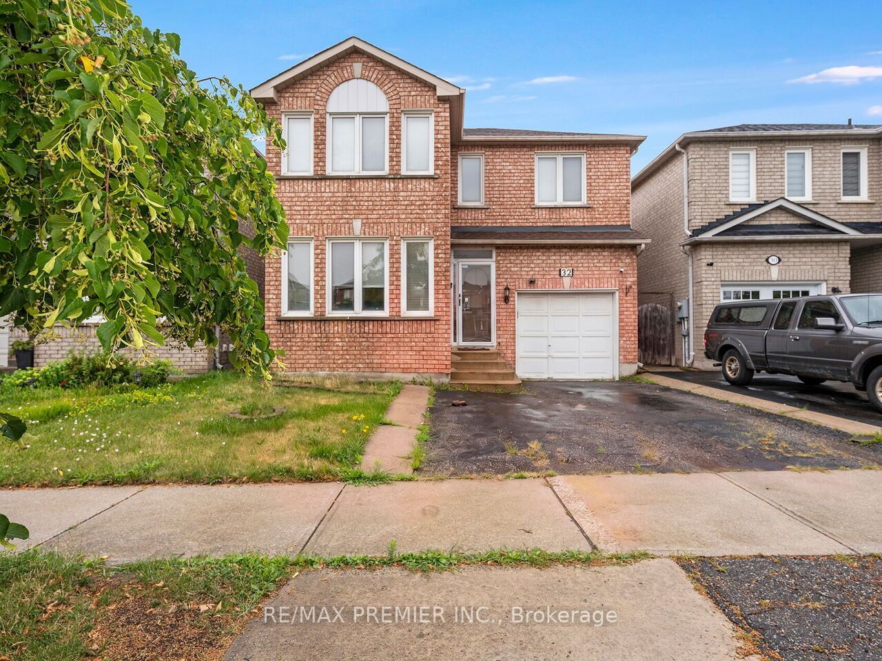 32 Stonebriar Drive, Vaughan, ON L6A 2N2 photo 2