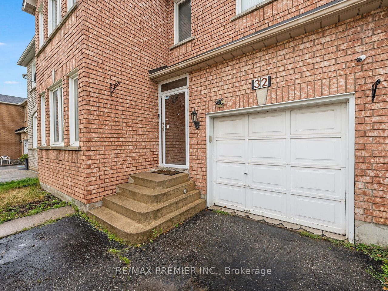 32 Stonebriar Drive, Vaughan, ON L6A 2N2 photo 3