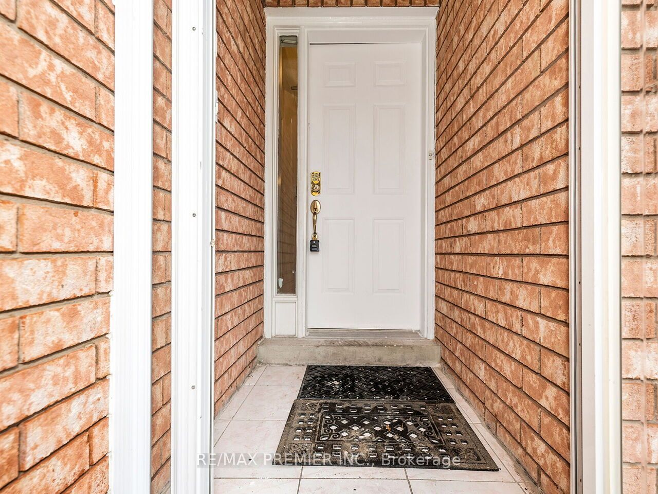 32 Stonebriar Drive, Vaughan, ON L6A 2N2 photo 4
