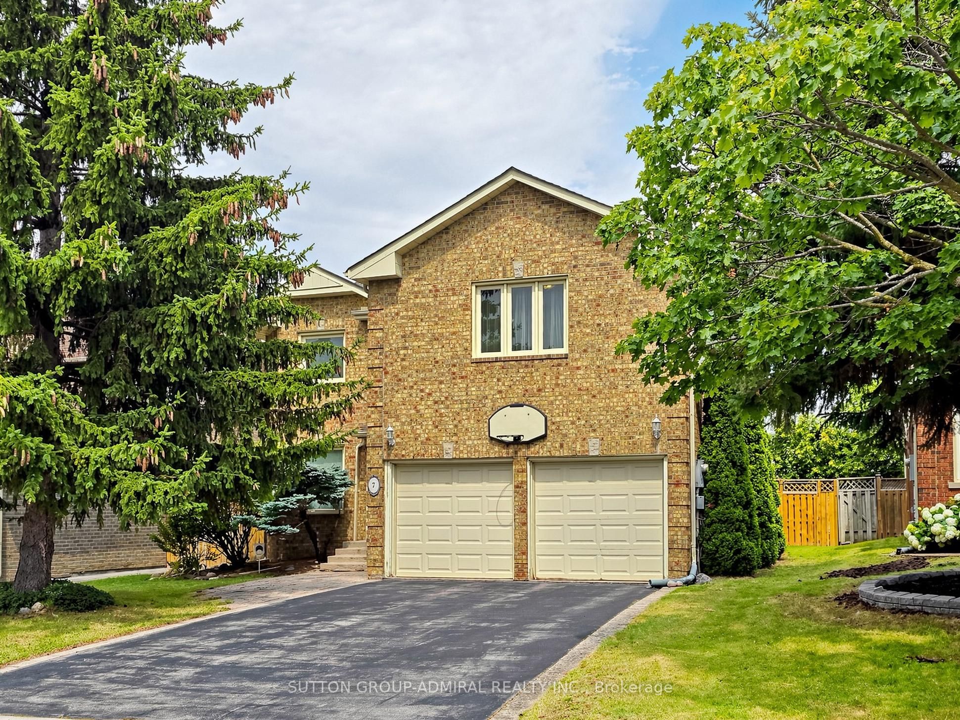 7 Cummings Court, Markham, ON L3T 6S4