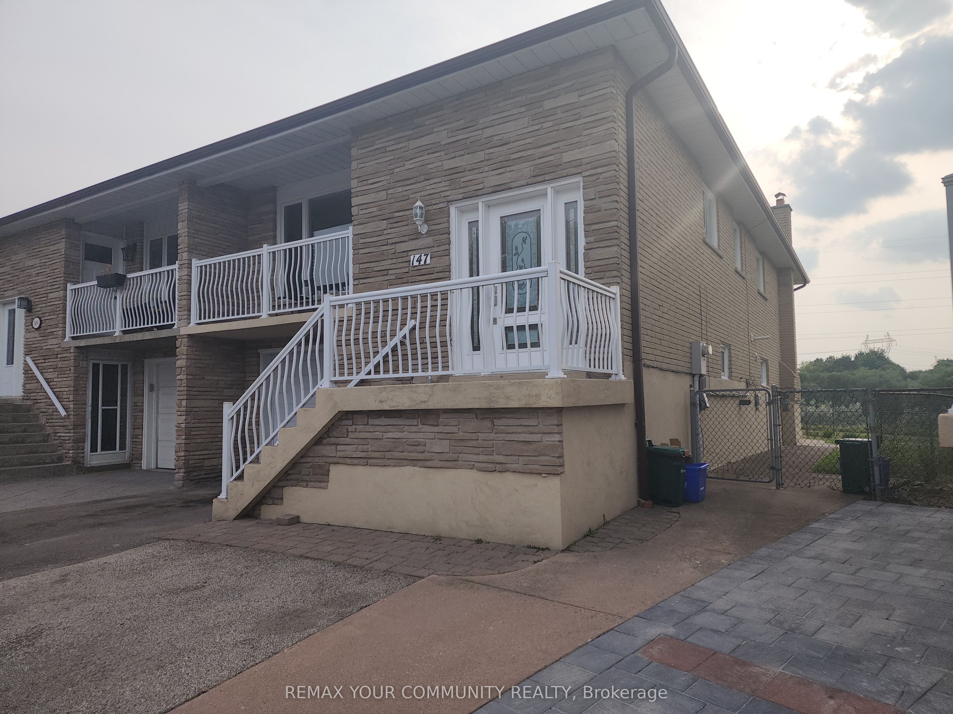 147 Albany Drive Main, Vaughan, ON L4L 2X6