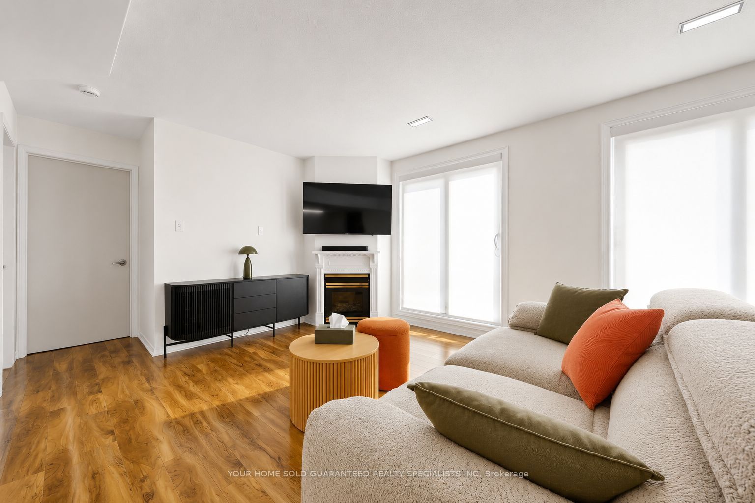 75 Weldrick Drive E 1003, Richmond Hill, ON L4C 0H9 photo 5