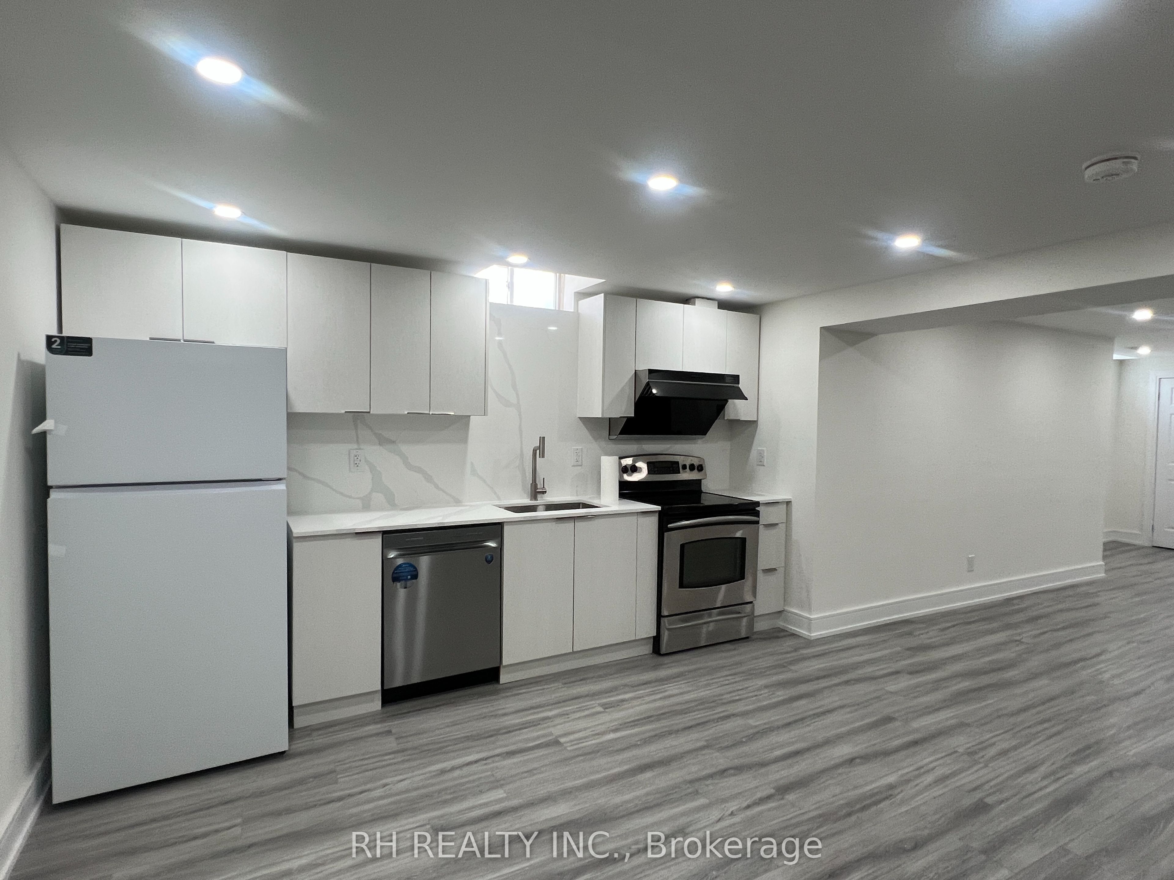 17 Glenbrook Drive Basement, Markham, ON L6C 2W7 photo 2