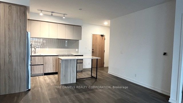 8 Beverley Glen Boulevard 120, Vaughan, ON L4J 0L5 photo 2