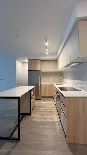8 Beverley Glen Boulevard 120, Vaughan, ON L4J 0L5 photo 3