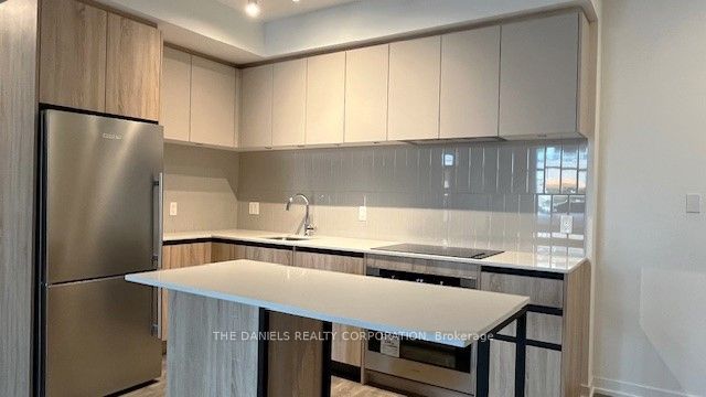 8 Beverley Glen Boulevard 120, Vaughan, ON L4J 0L5 photo 5