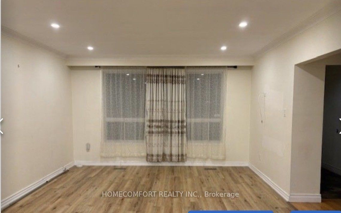 70 Hunt ( main floor ) Avenue, Richmond Hill, ON L4C 4G9 photo 5