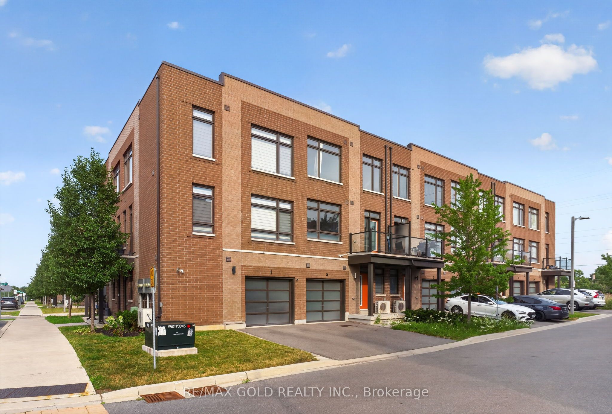 5 Beliveau Street, Vaughan, ON L4L 0M1 photo 2