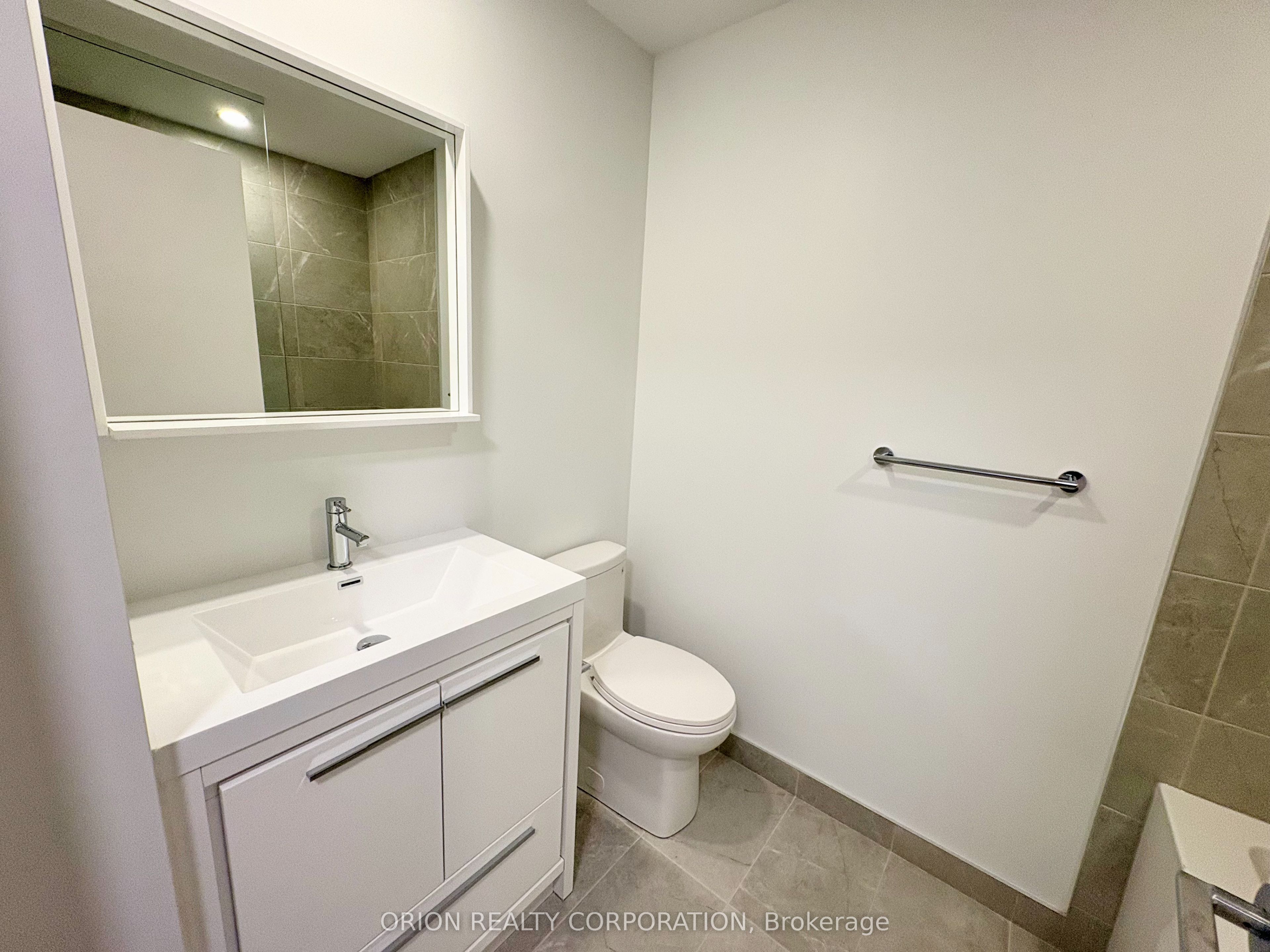 5 Meadowdale Road 211, Vaughan, ON L4K 0C7 photo 4