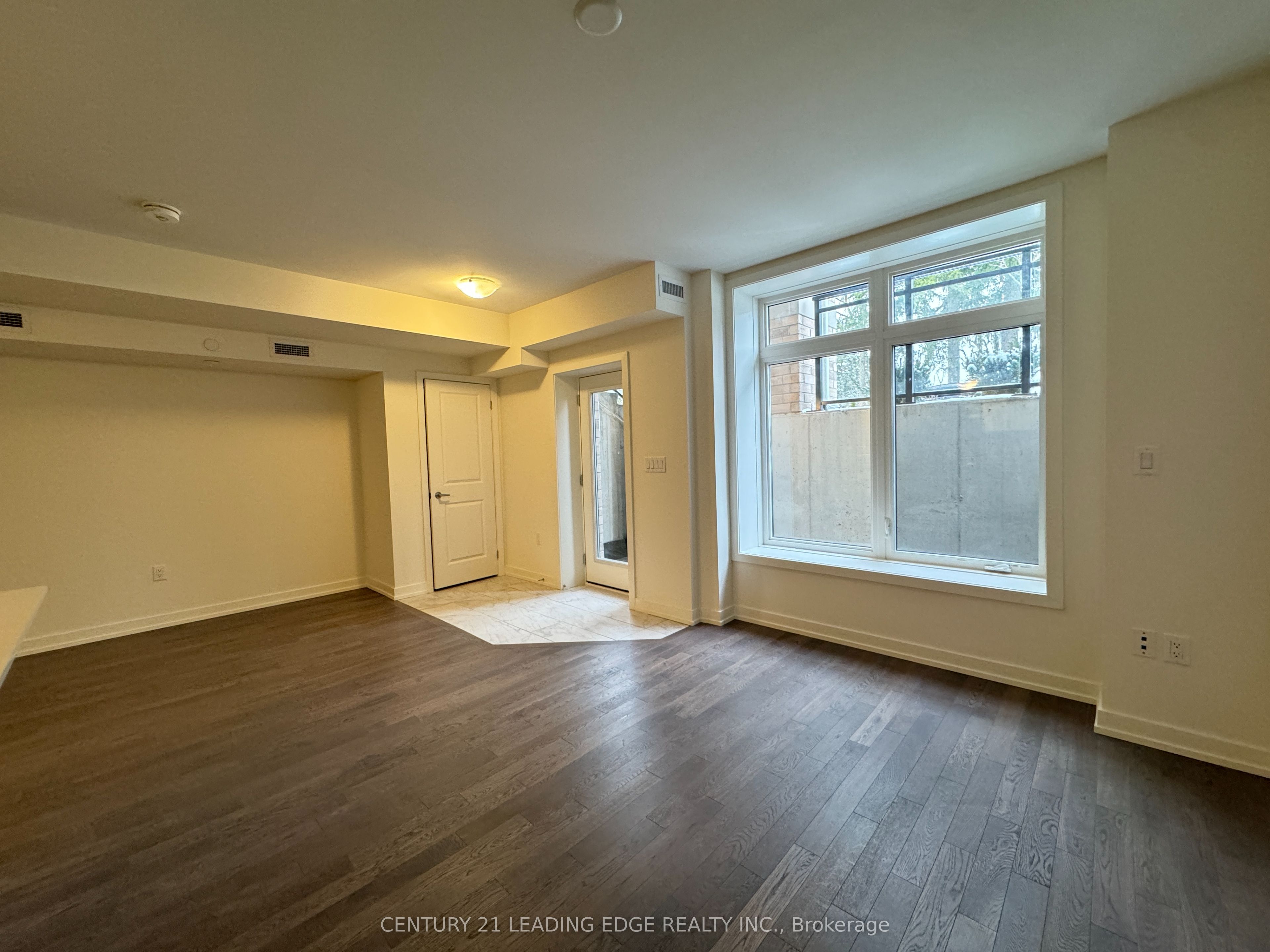 58 Elizabeth Street S 2108, Richmond Hill, ON L4C 5W2 photo 5