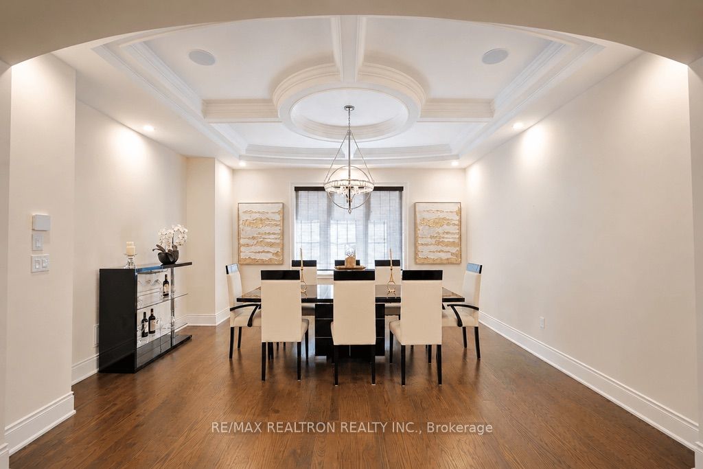 26 Sir Henry Court, King, ON L7B 1A4 photo 2