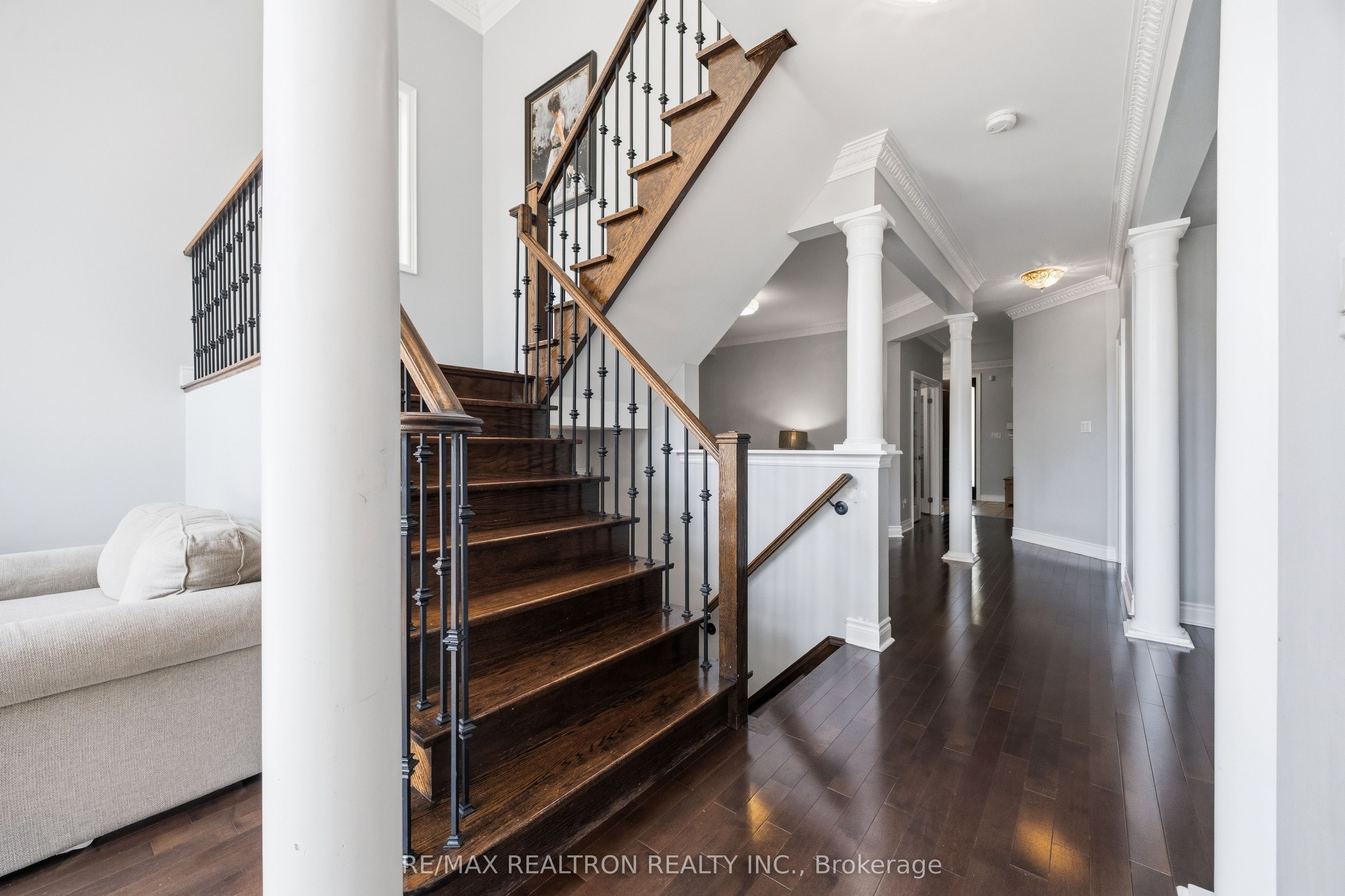 57 Dimarino Drive, Vaughan, ON L6A 0E8 photo 2