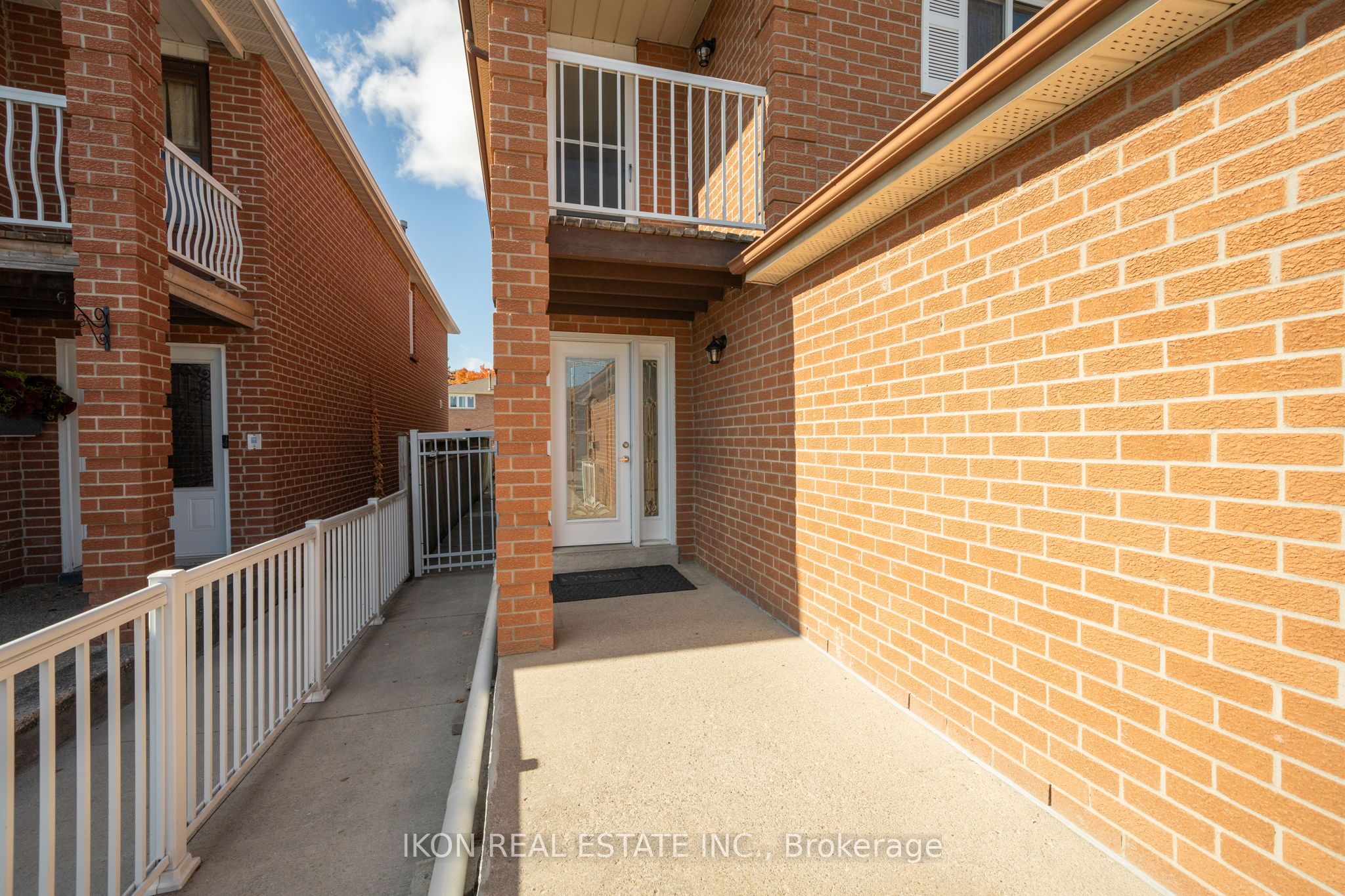 182 Tall Grass Trail, Vaughan, ON L4L 3P8 photo 3