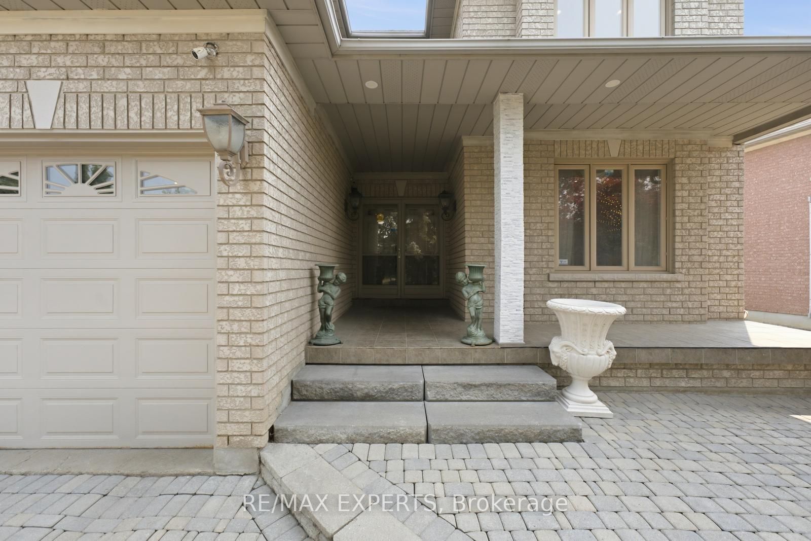 215 Velmar Drive, Vaughan, ON L4L 8K3 photo 4