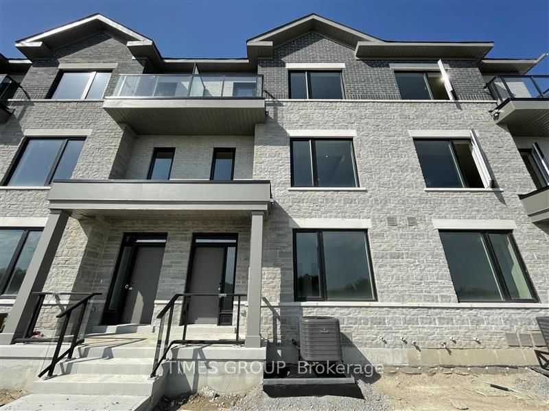 77 Grimsby Lane, Richmond Hill, ON L4S 1N3 photo 2