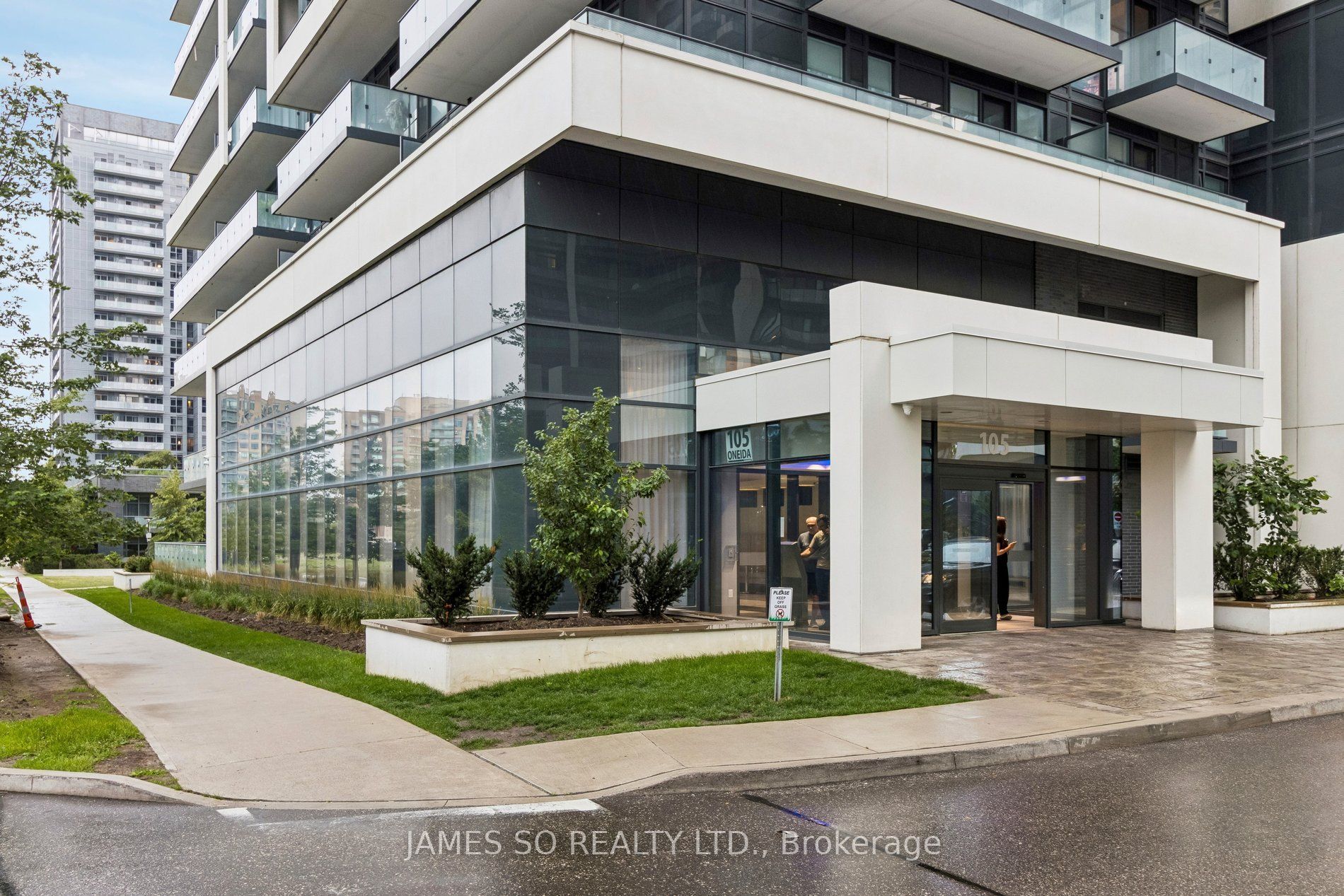 105 Oneida Crescent 2808, Richmond Hill, ON L4B 0H6 photo 4