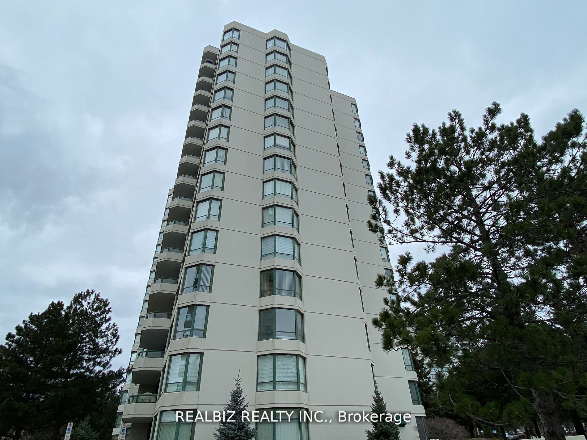 110 promenade Circle 908, Vaughan, ON L4J 7W8