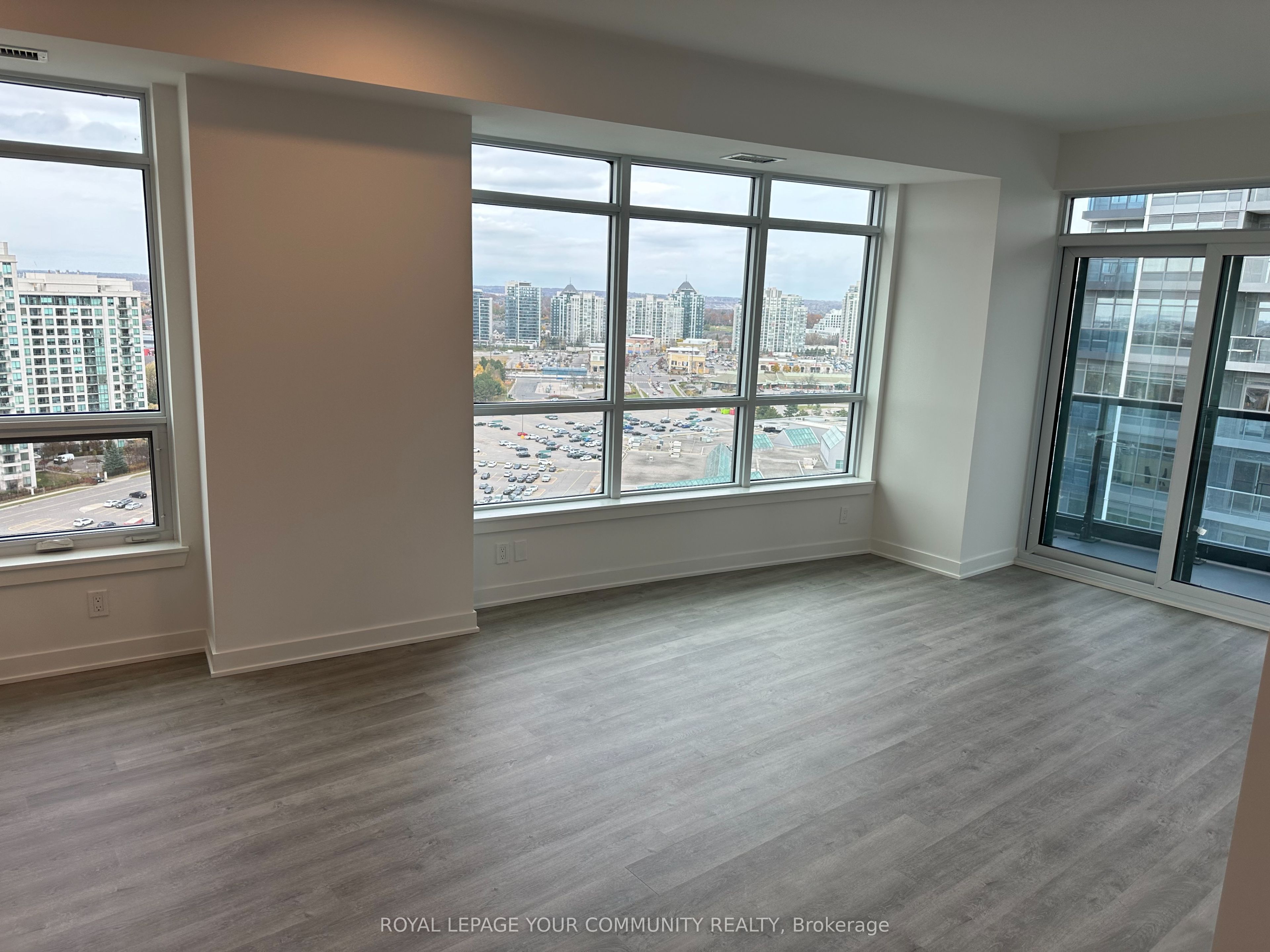 30 Upper Mall Way 1707, Vaughan, ON L4J 0L7 photo 4