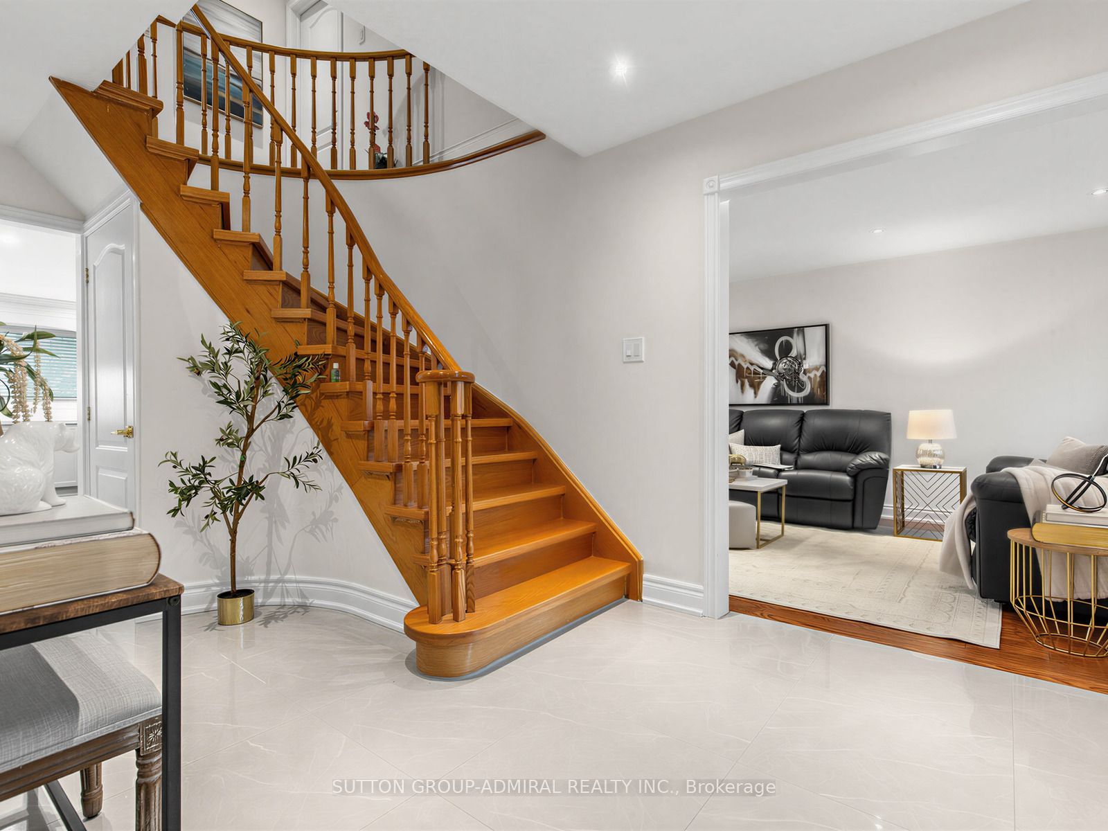 10 Torino Place N, Vaughan, ON L4K 2L4 photo 4