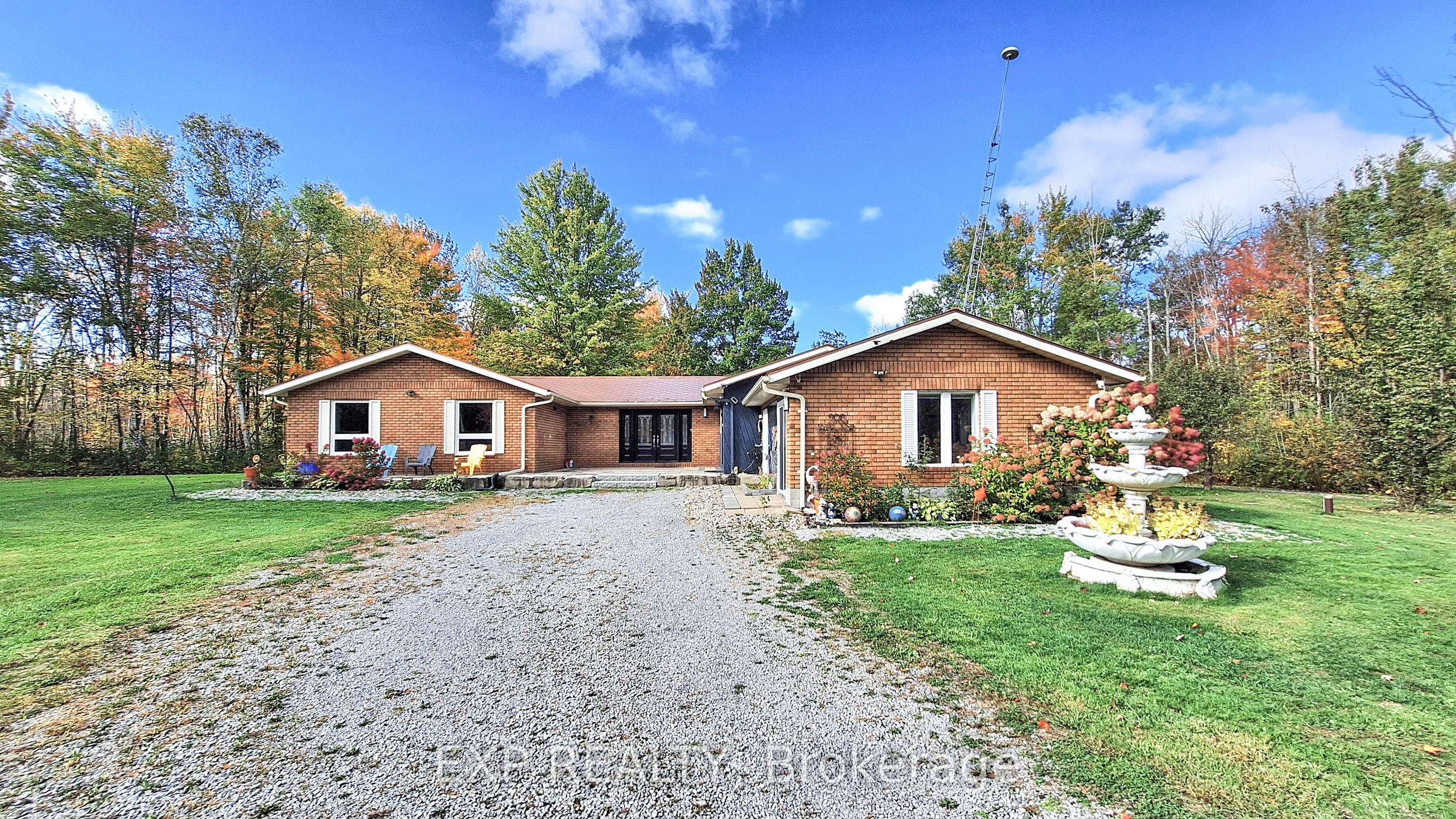 24762 Weirs Side Road, Georgina, ON L0E 1N0 photo 3