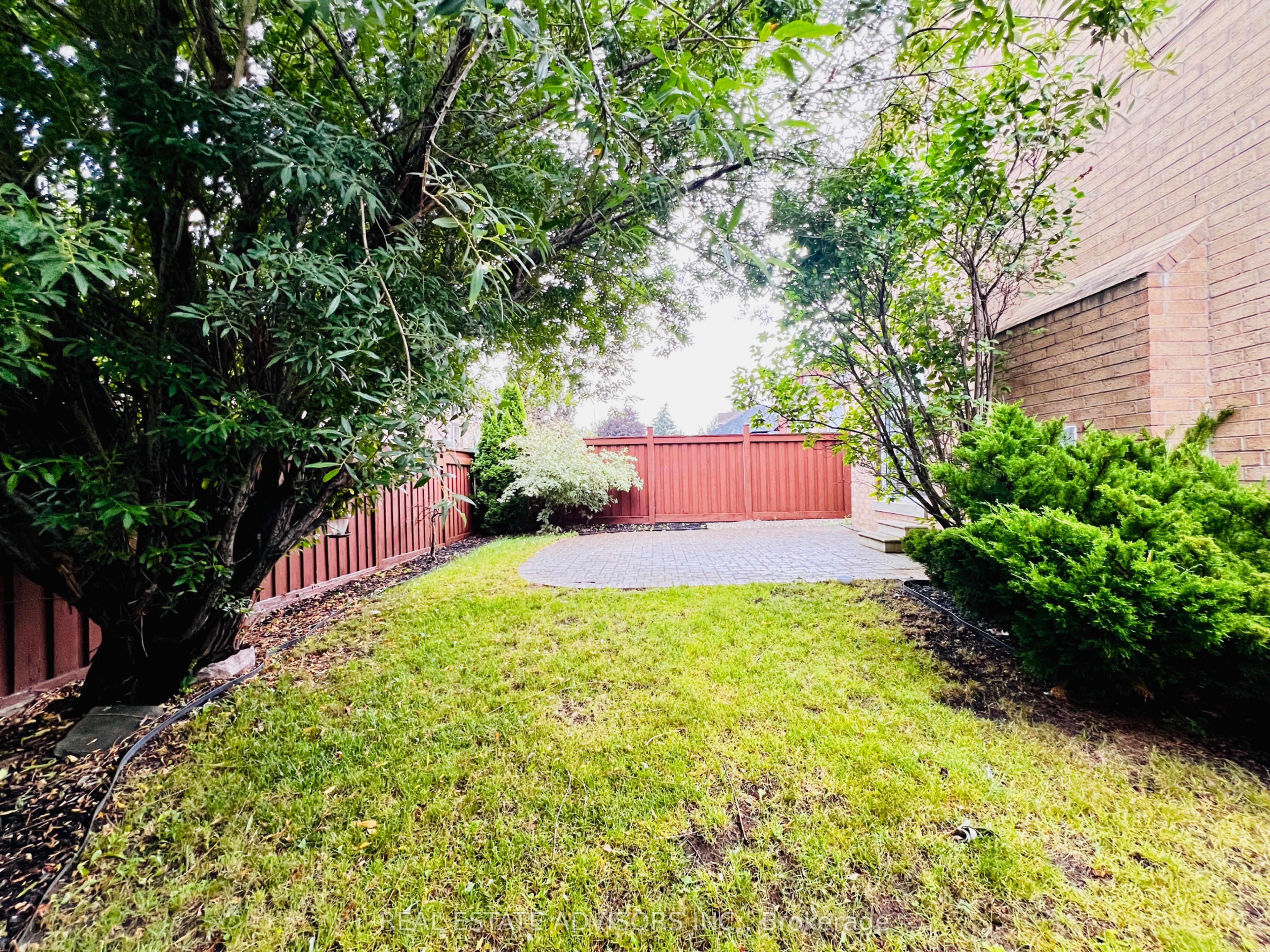 2 Adam Ernst Court, Vaughan, ON L4H 2S5 photo 2