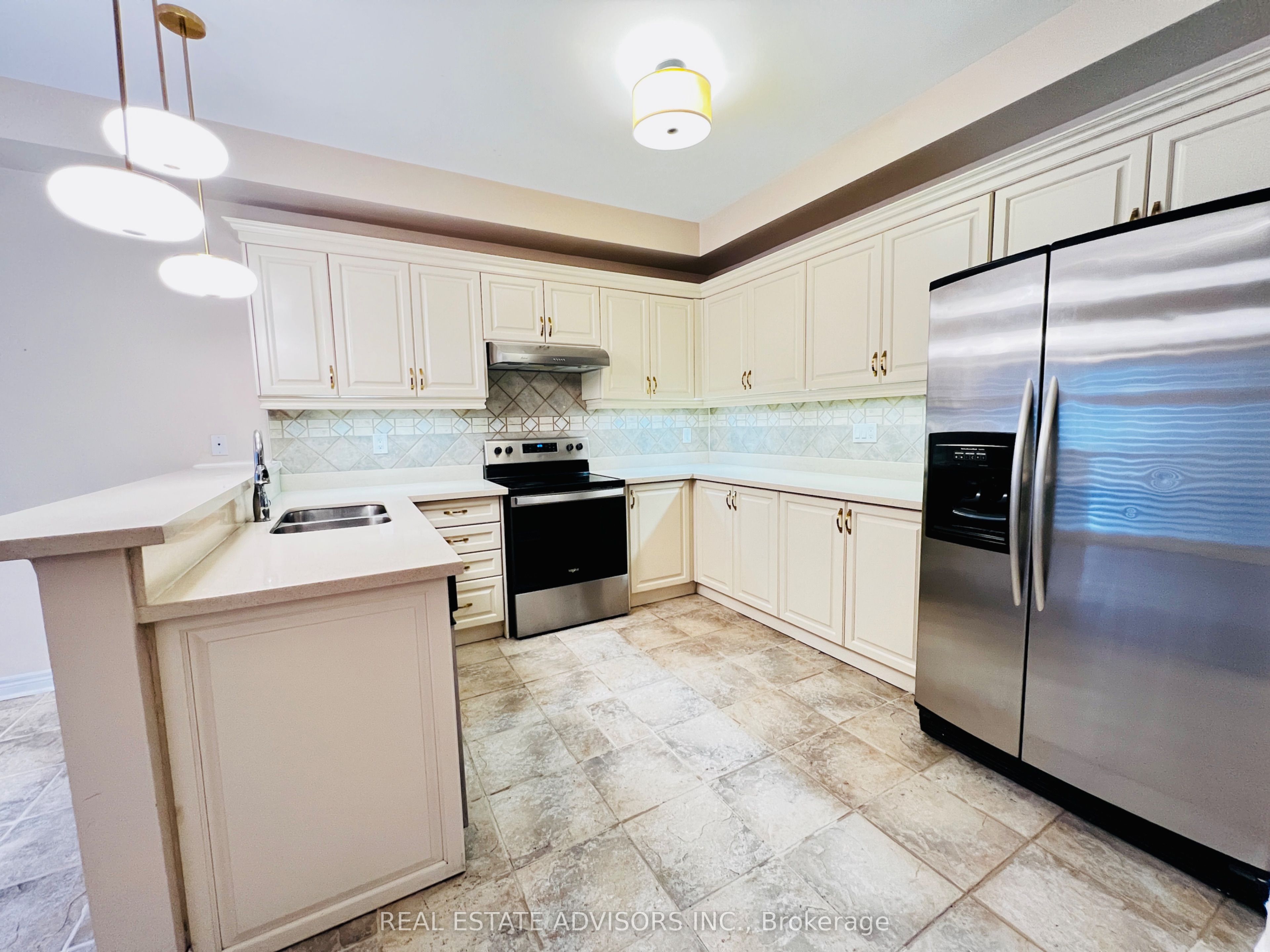 2 Adam Ernst Court, Vaughan, ON L4H 2S5 photo 5