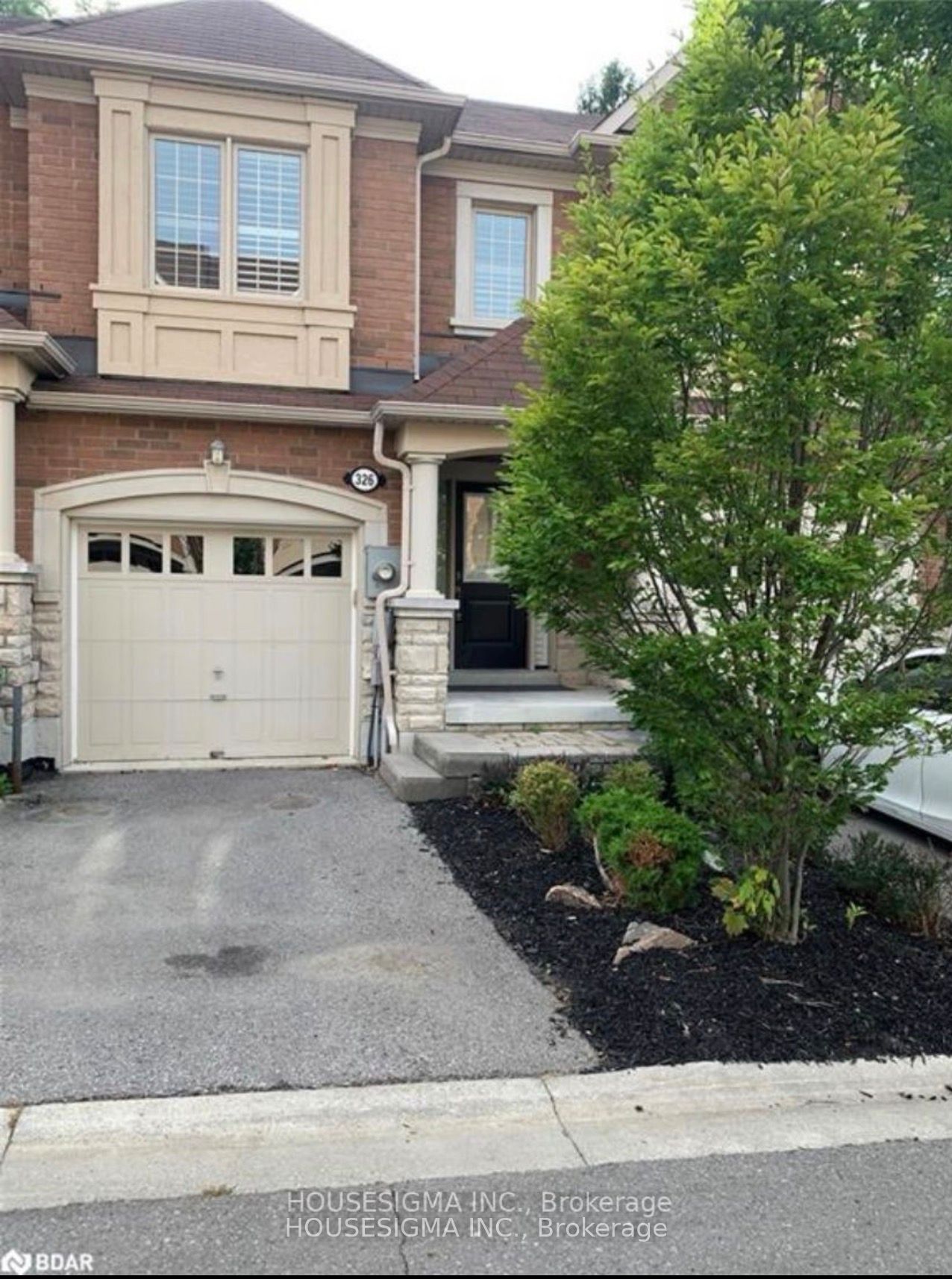 326 Doak Lane, Newmarket, ON L3Y 0A7