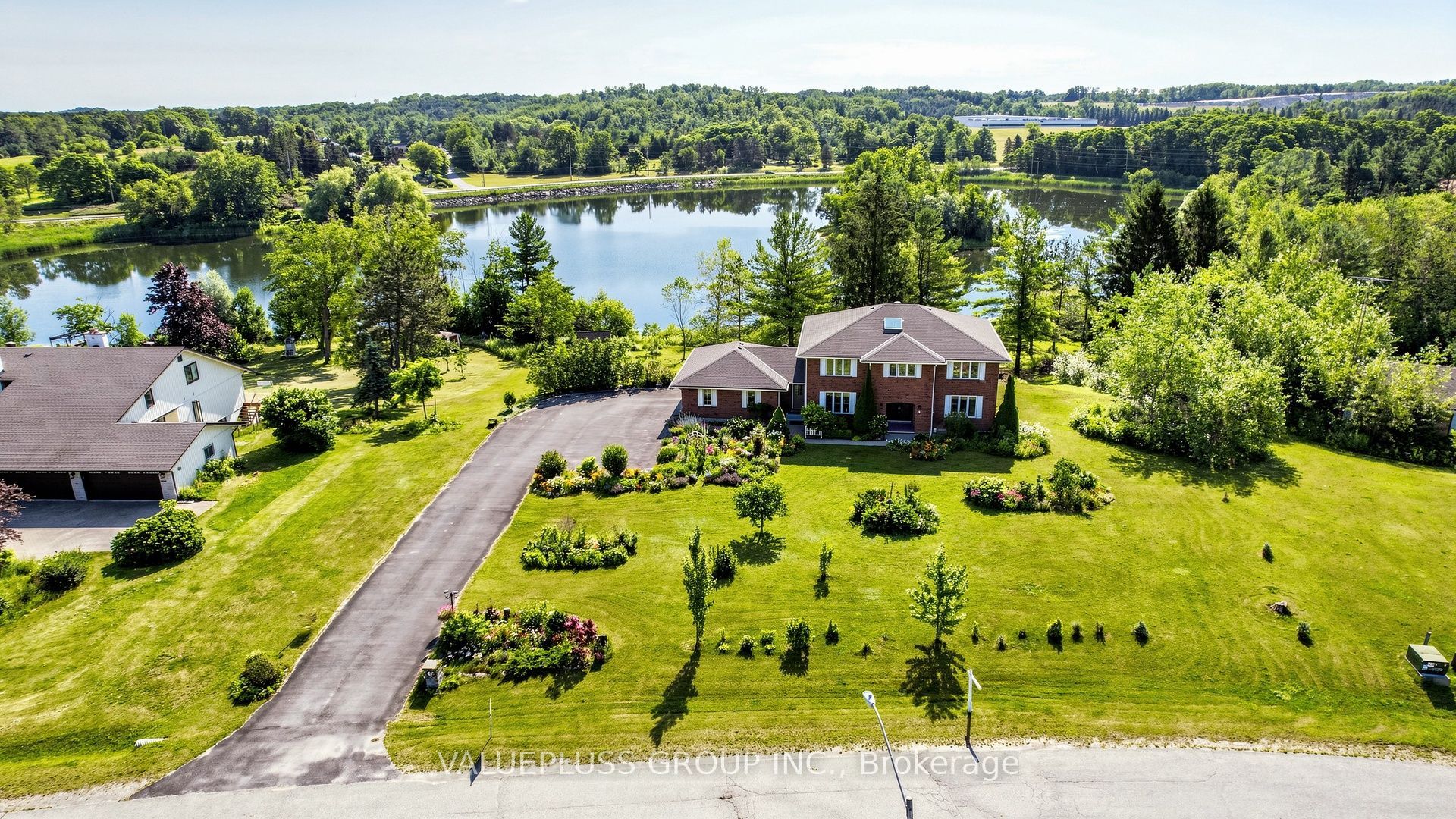 9 Island Lake Drive, Whitchurch-Stouffville, ON L4A 7X4