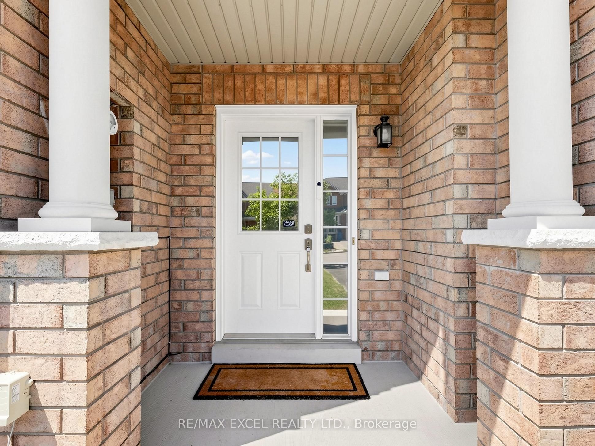 6 Barr Crescent, Aurora, ON L4G 0B8 photo 3