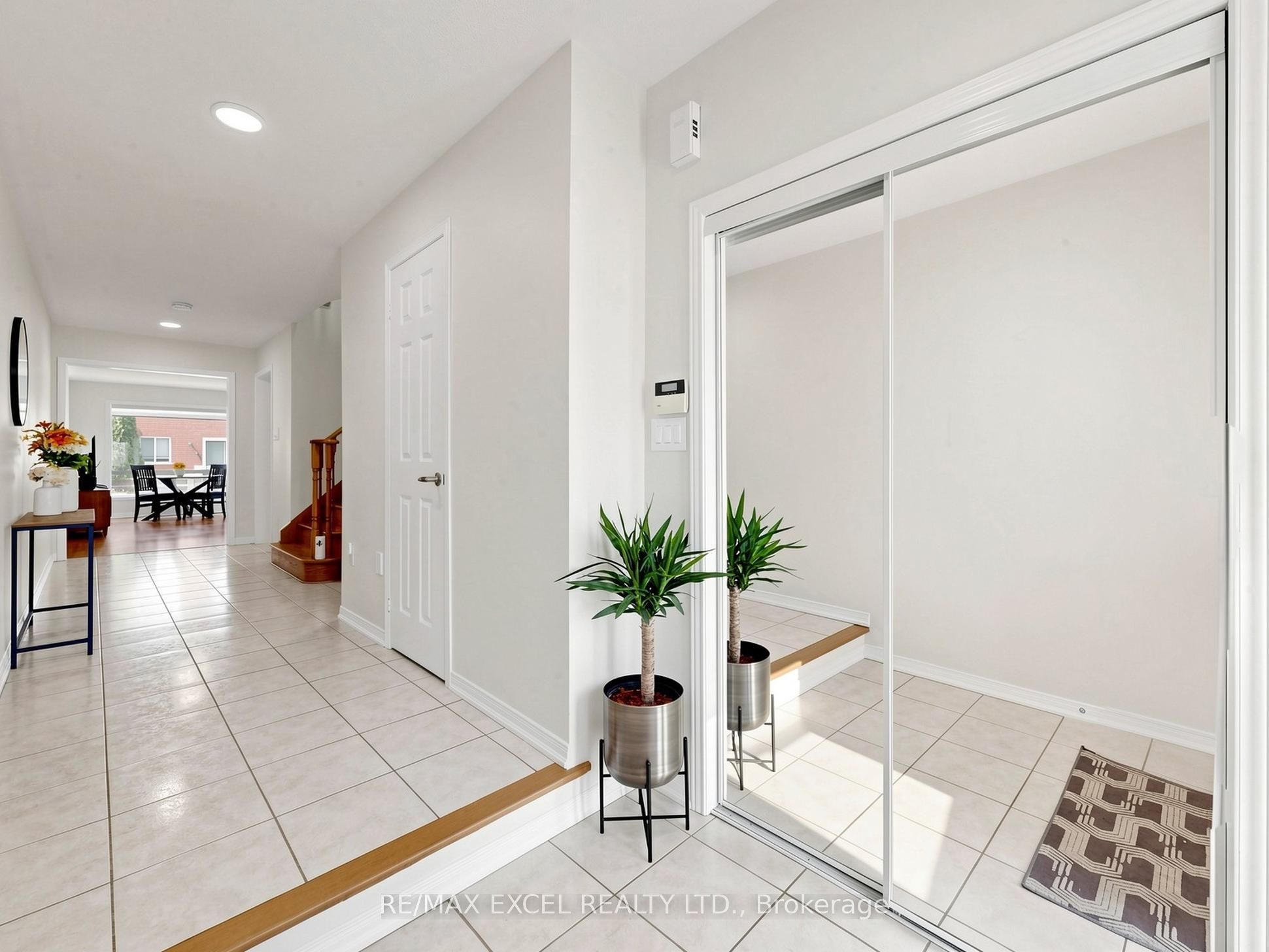 6 Barr Crescent, Aurora, ON L4G 0B8 photo 5