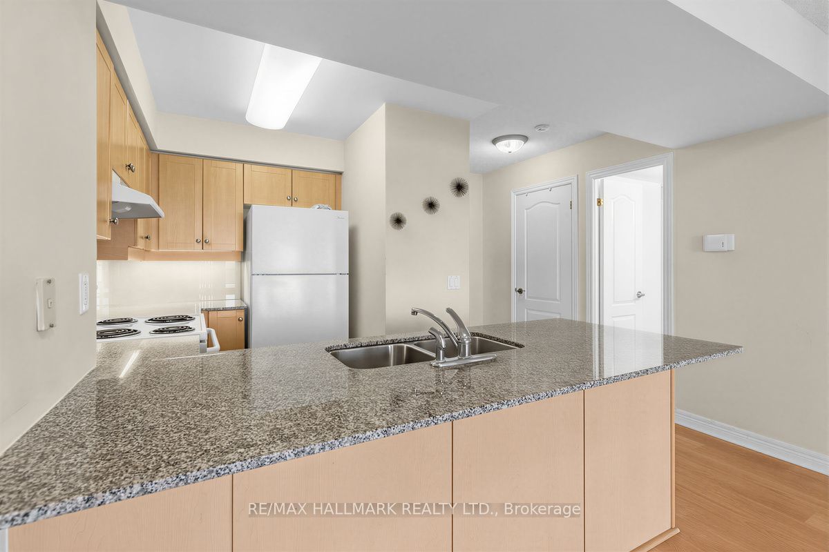 50 Disera Drive 1206, Vaughan, ON L4J 9E9 photo 5