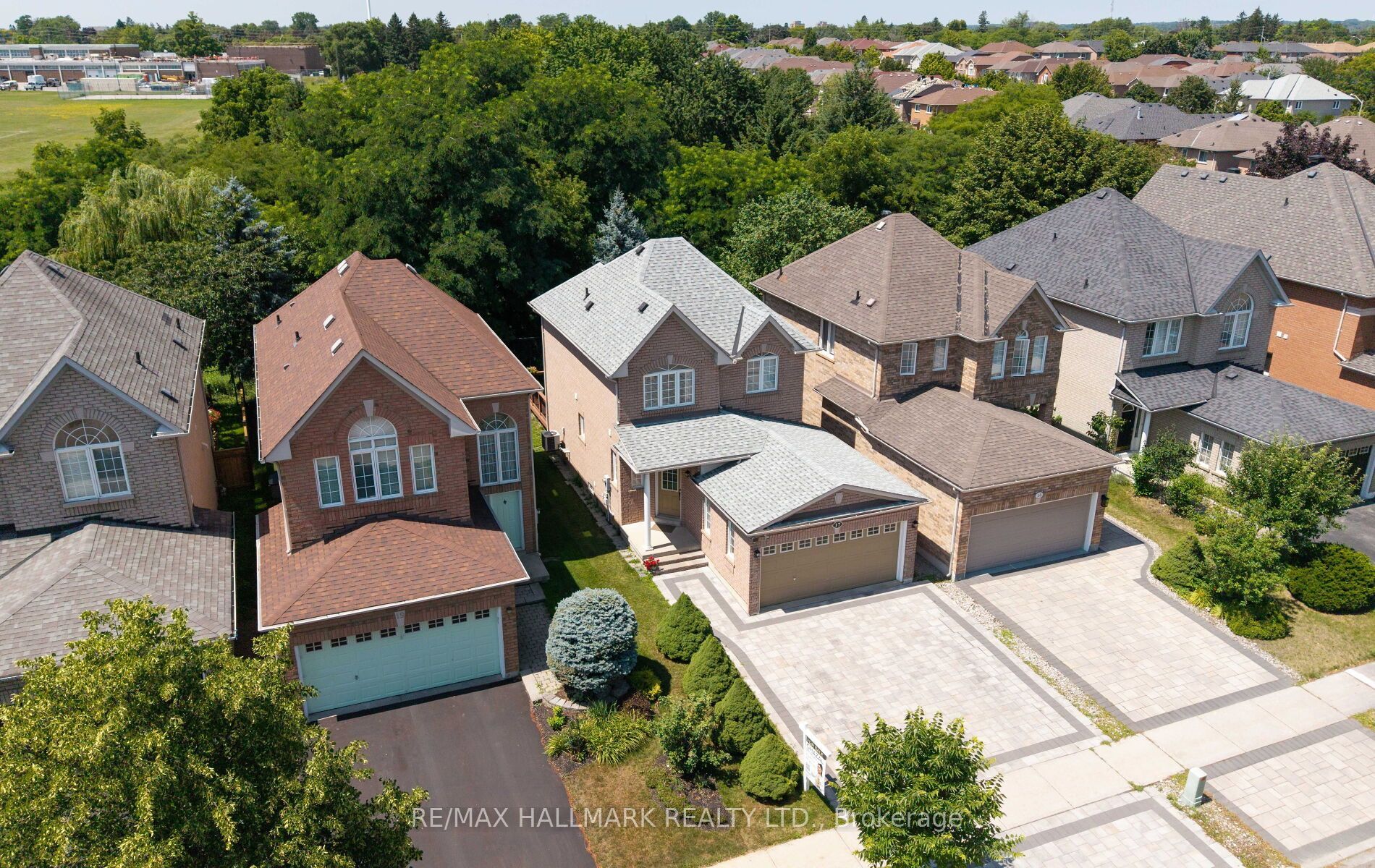 17 Rushingbrook Drive, Richmond Hill, ON L4S 1W6