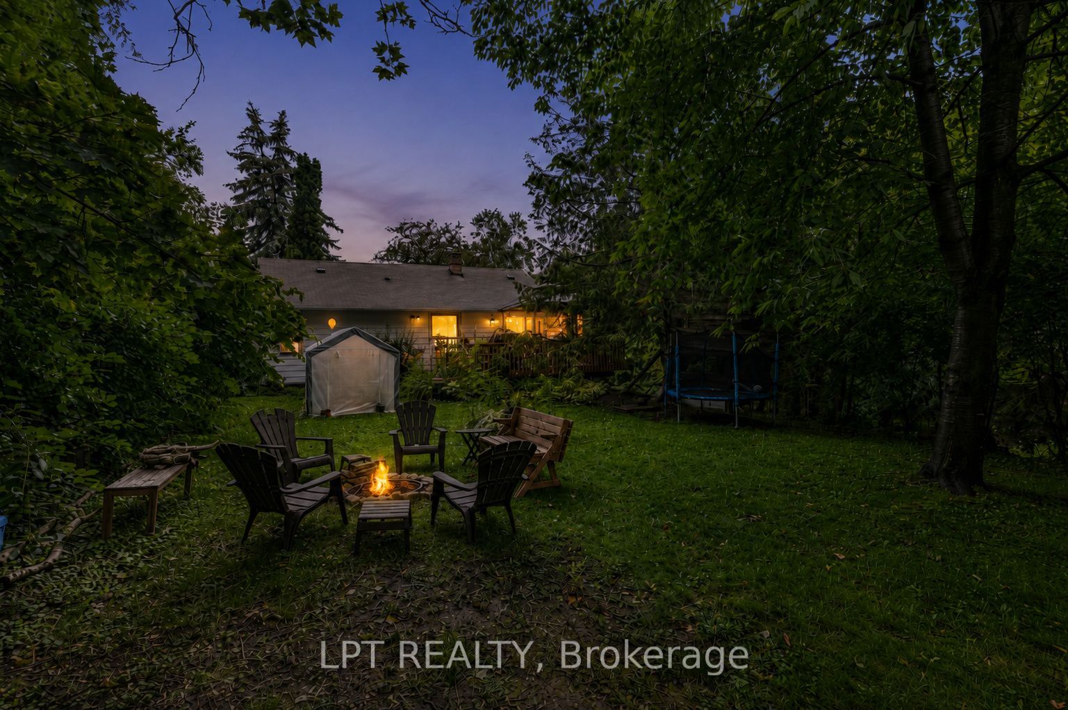 98 Don Mor Drive, Newmarket, ON L3Y 1G7 photo 3