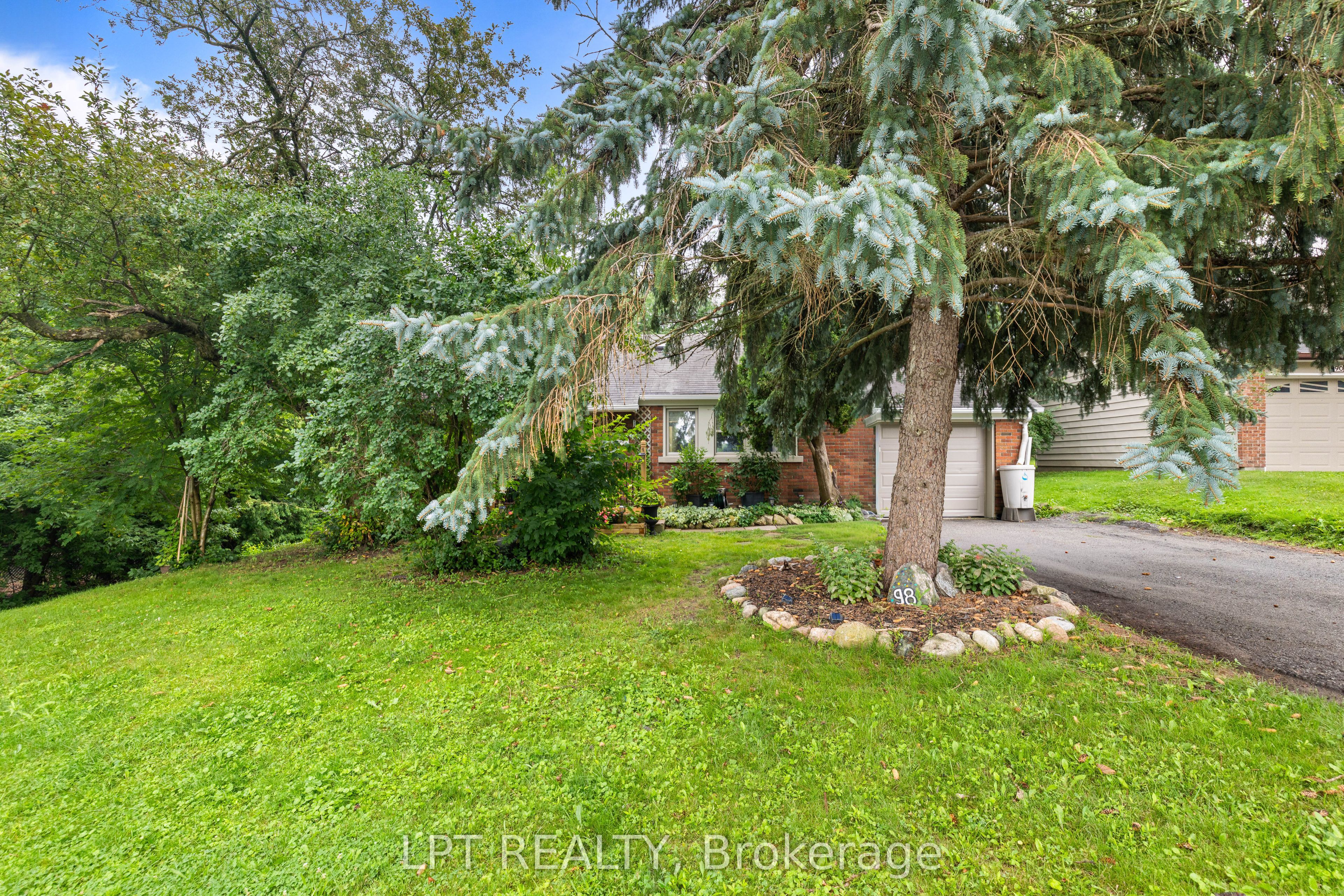 98 Don Mor Drive, Newmarket, ON L3Y 1G7 photo 5