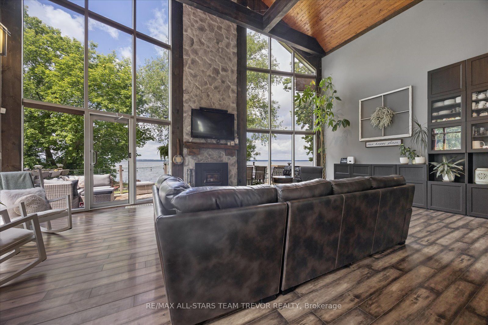 314 Glenwoods Avenue, Georgina, ON L4P 0A6 photo 3